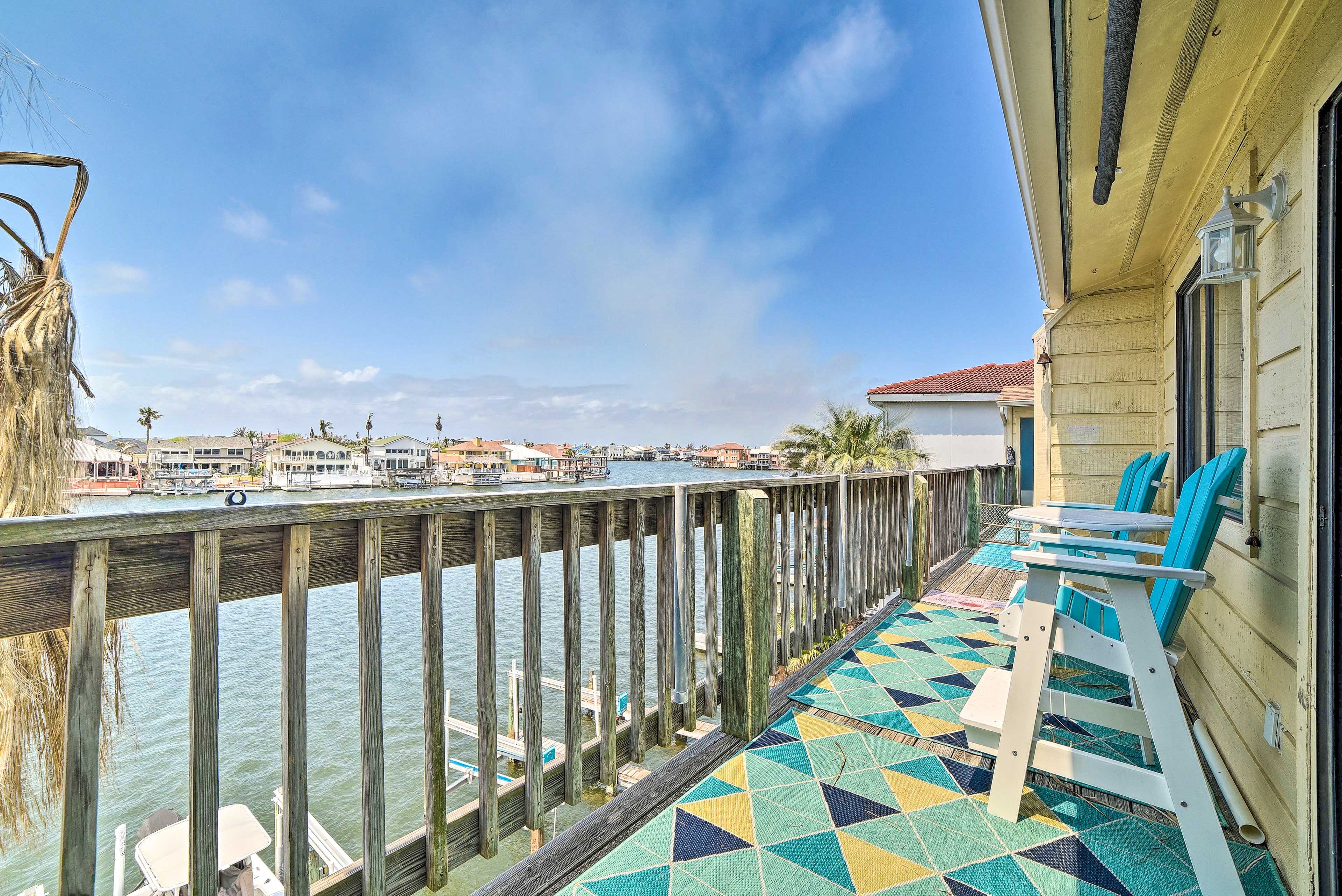 Corpus Christi Vacation Rental | 2BR | 2BA | 650 Sq Ft | Stairs Required