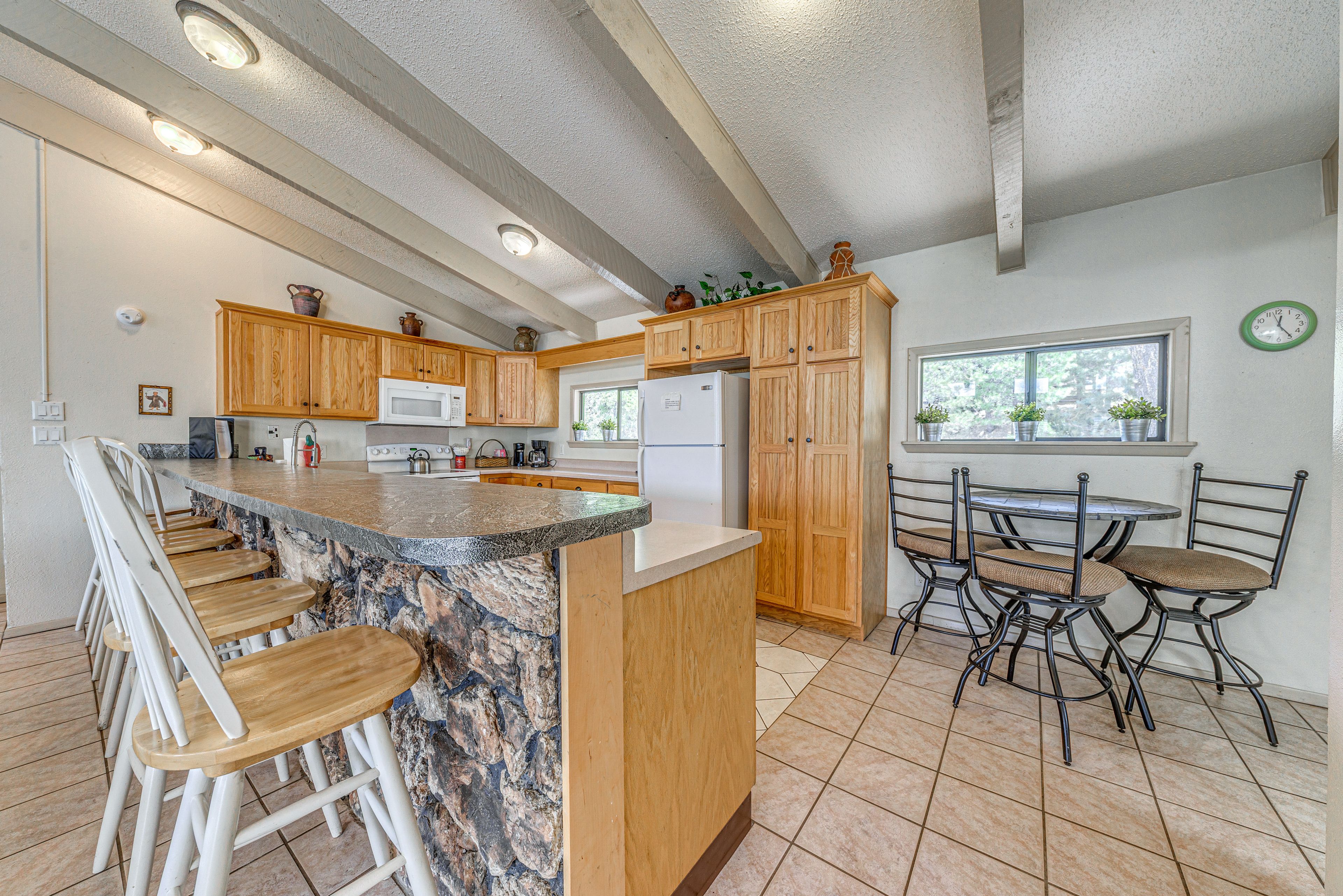 Kitchen | Blender | Coffee Maker | Toaster | Spices | Dining Table