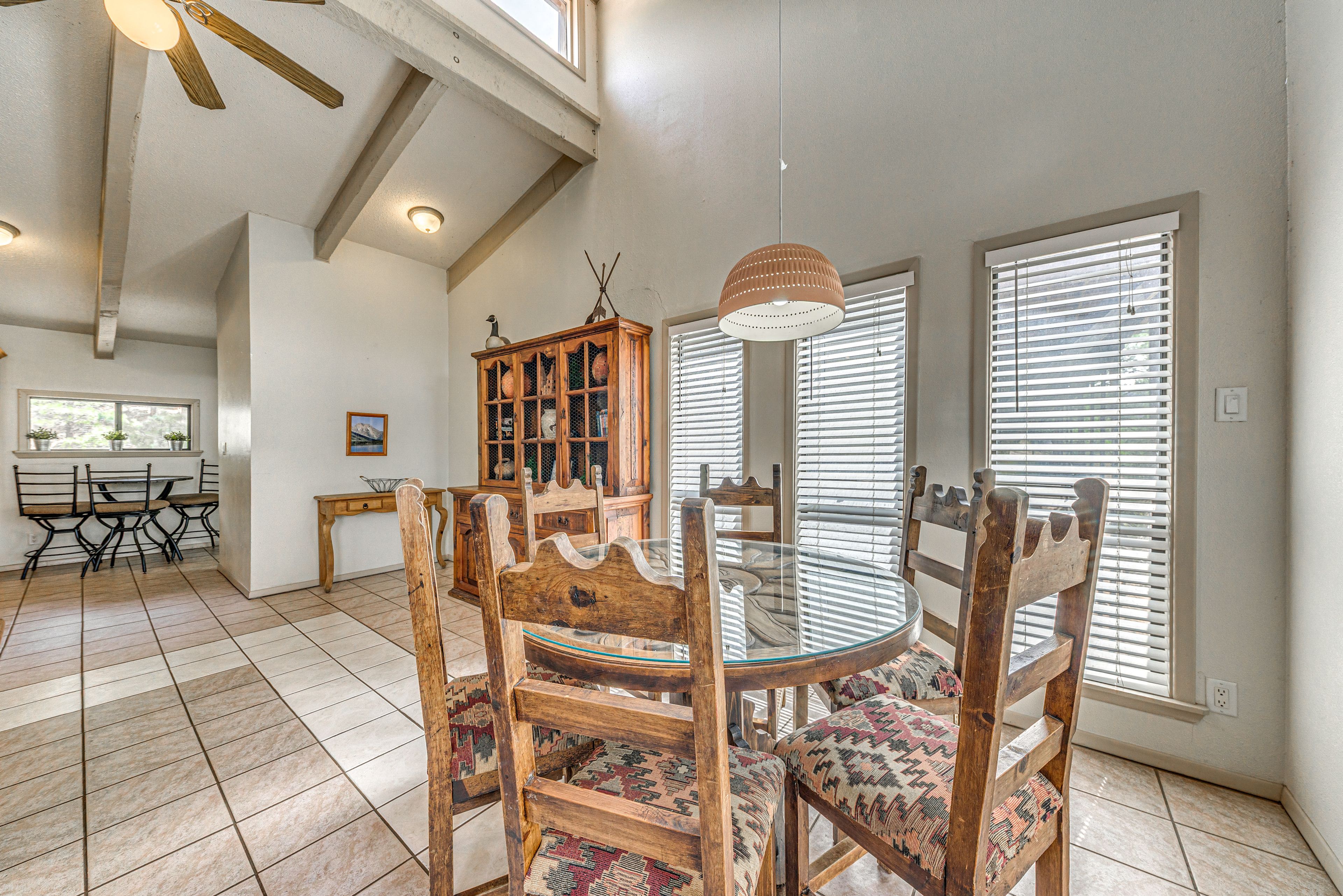 Dining Area | Dishes & Flatware Provided