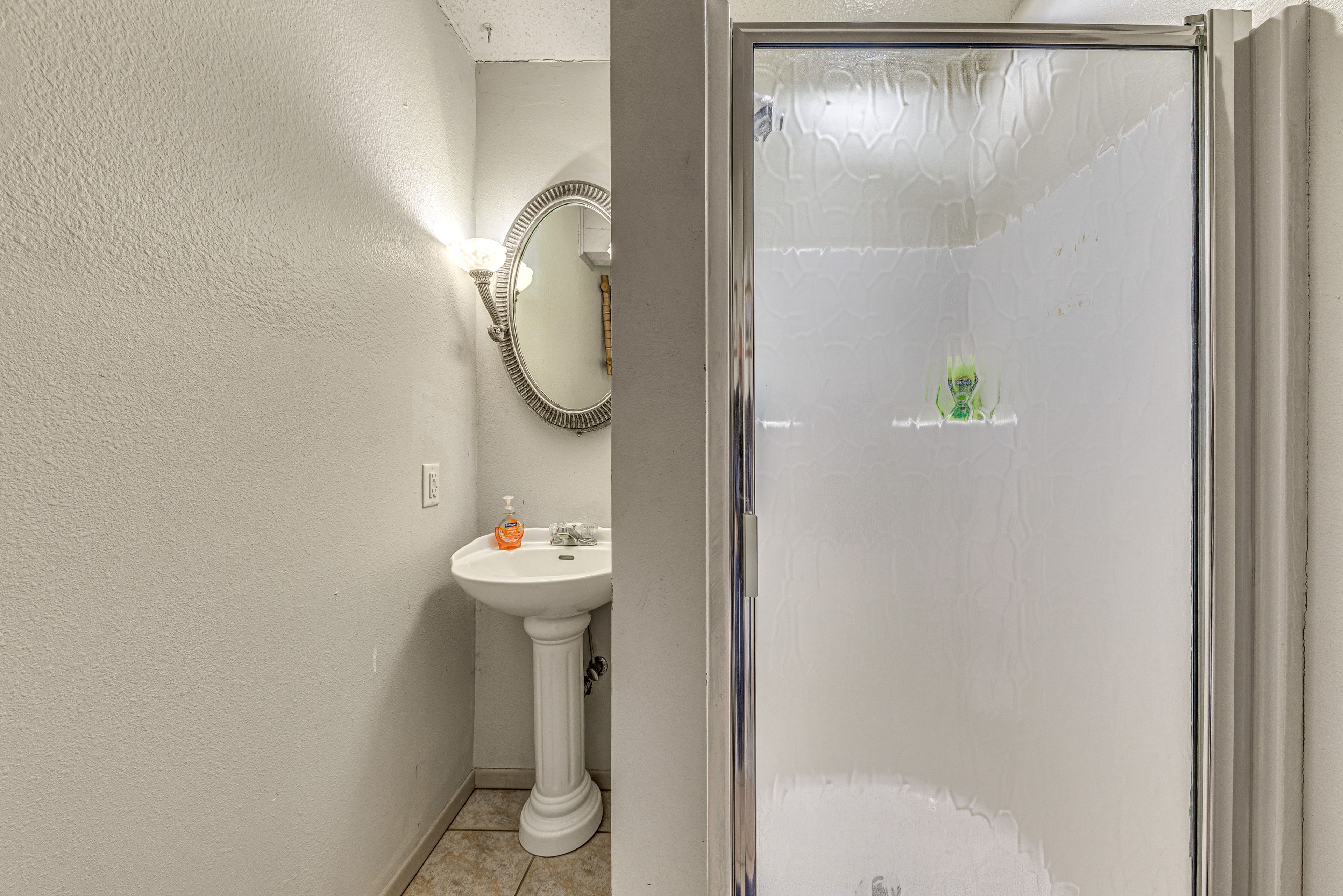 Full Bathroom | Linens & Towels