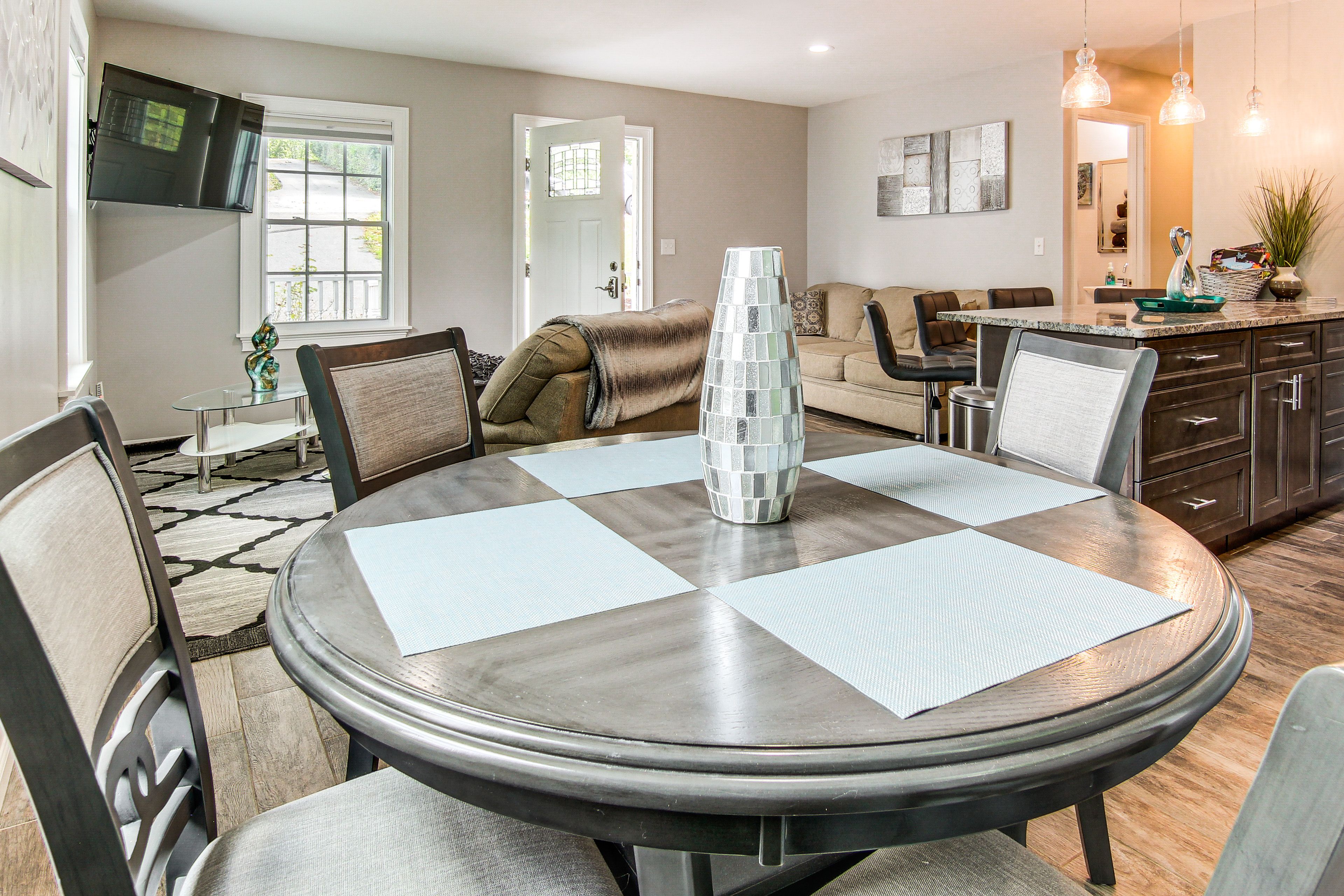 Dining Area | Dishware & Flatware