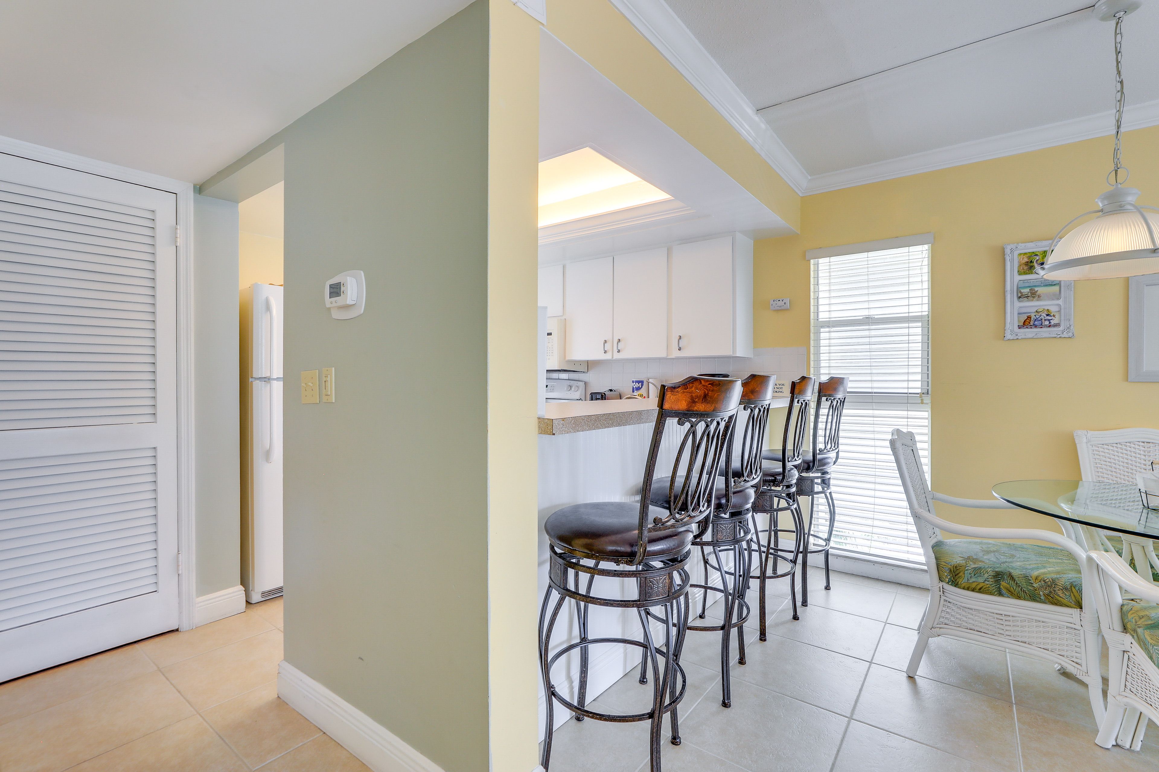 Kitchen | Toaster | Knife Set | Keurig Coffee Maker