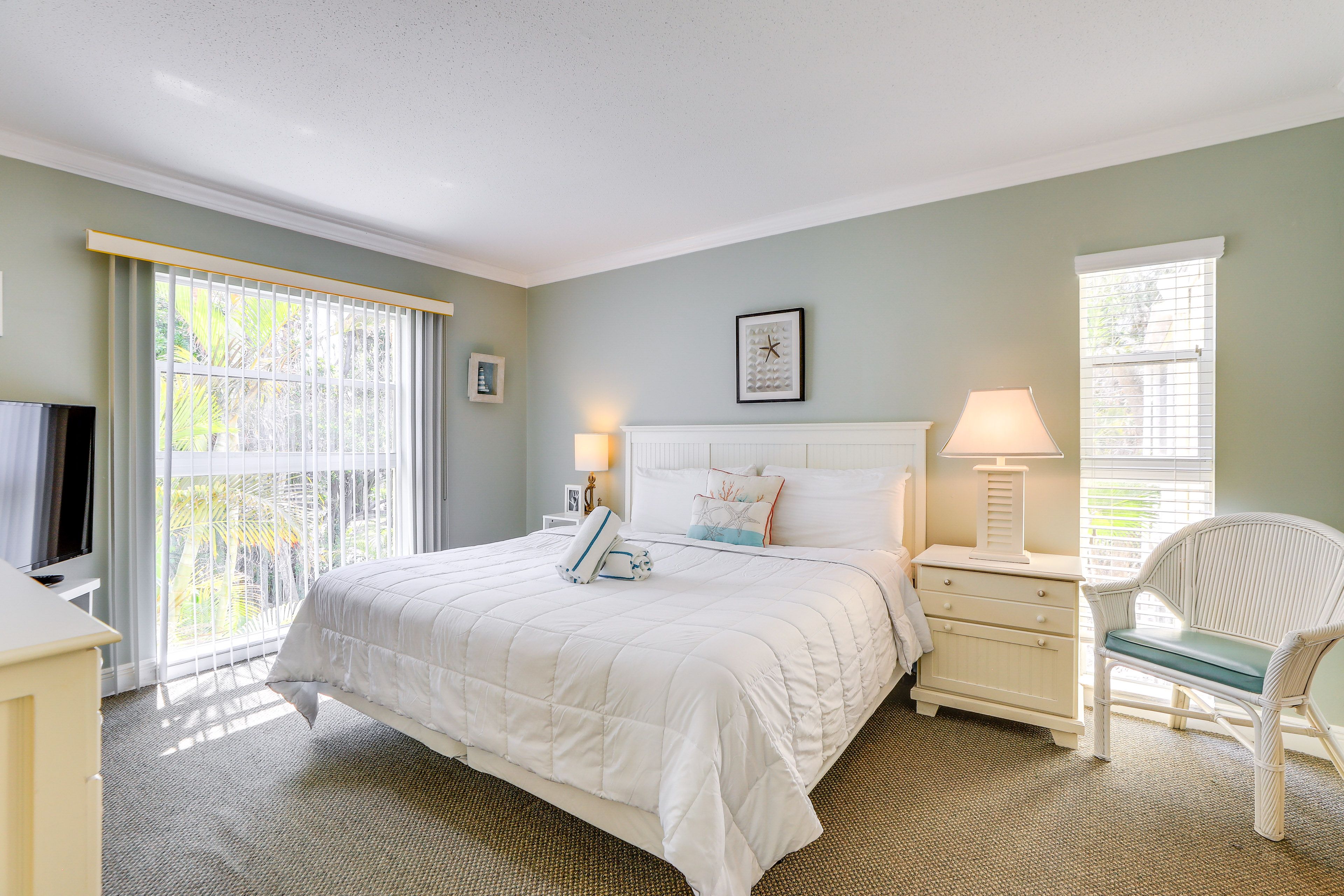 Bedroom 1 | King Bed | Linens Provided