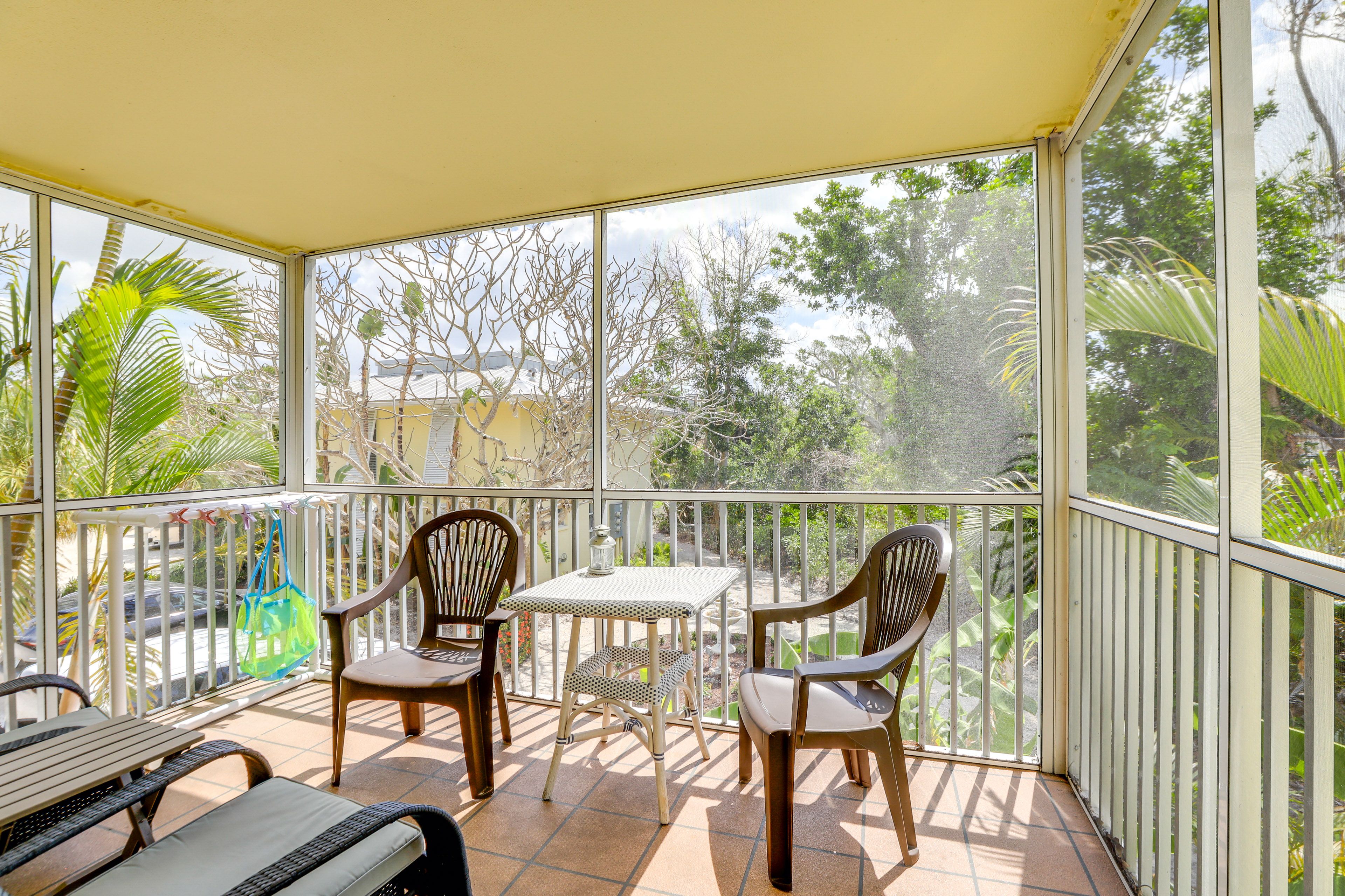 Screened-In Porch
