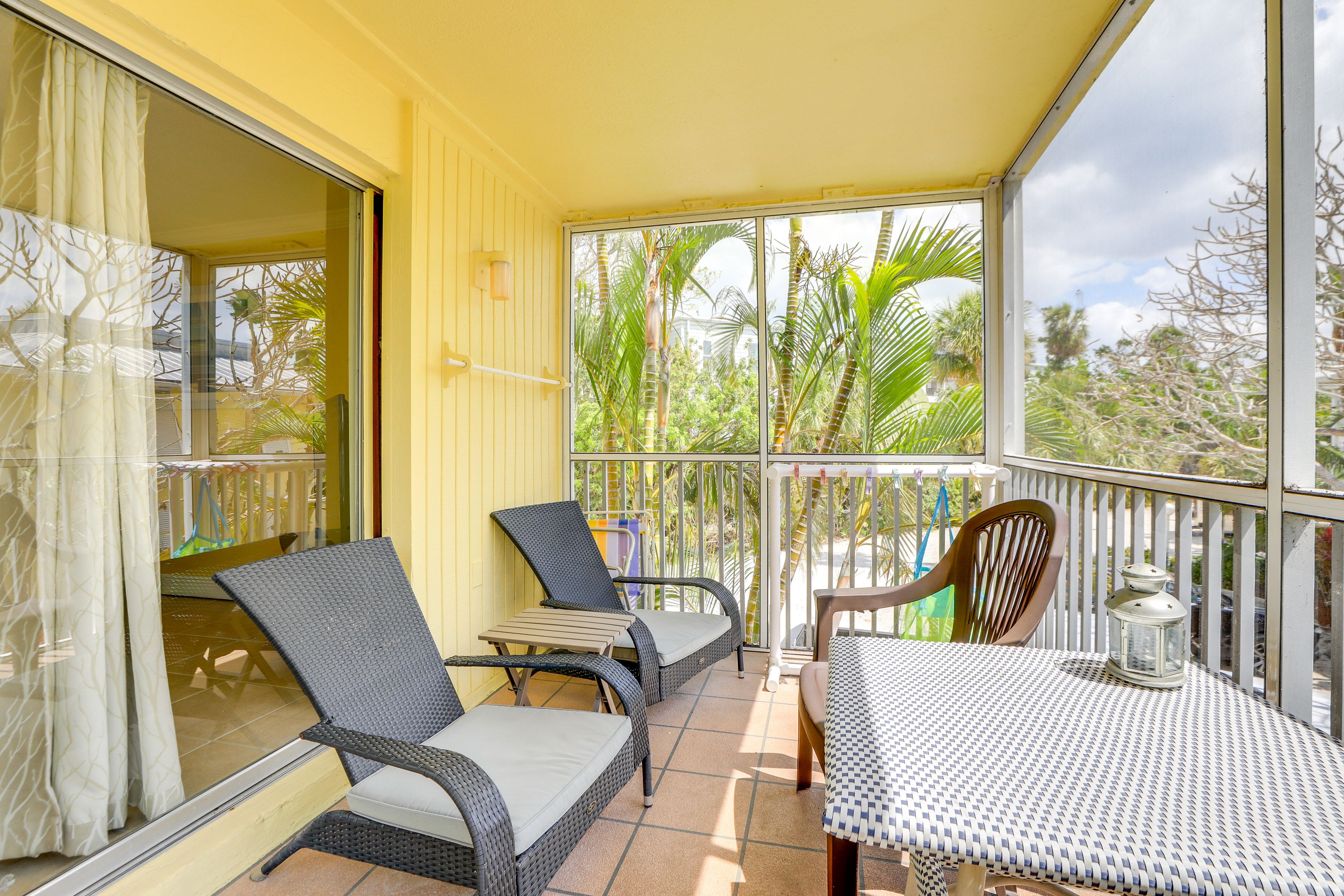 Screened-In Porch