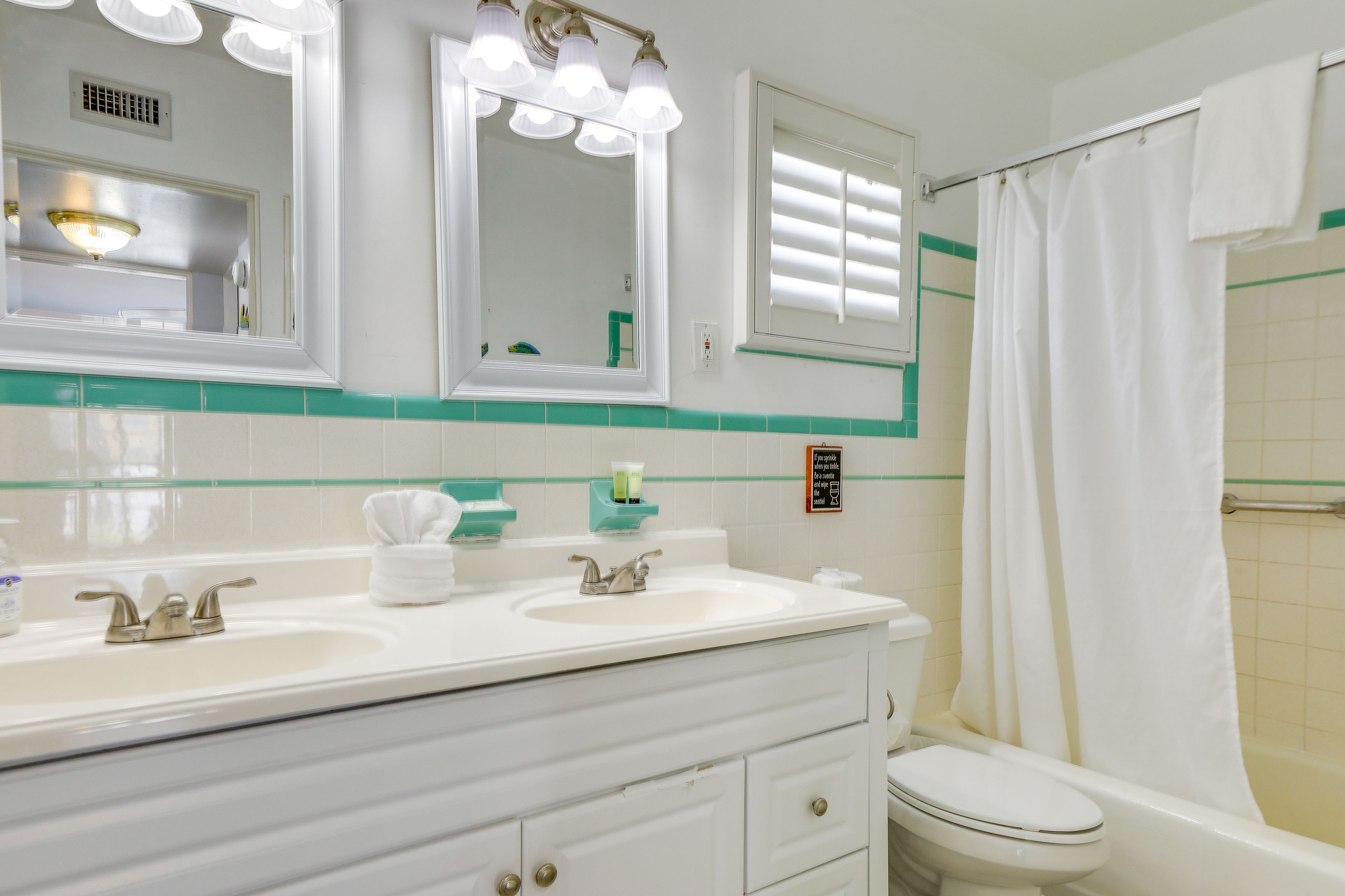 Bathroom | Complimentary Toiletries | Hair Dryer | Towels Provided