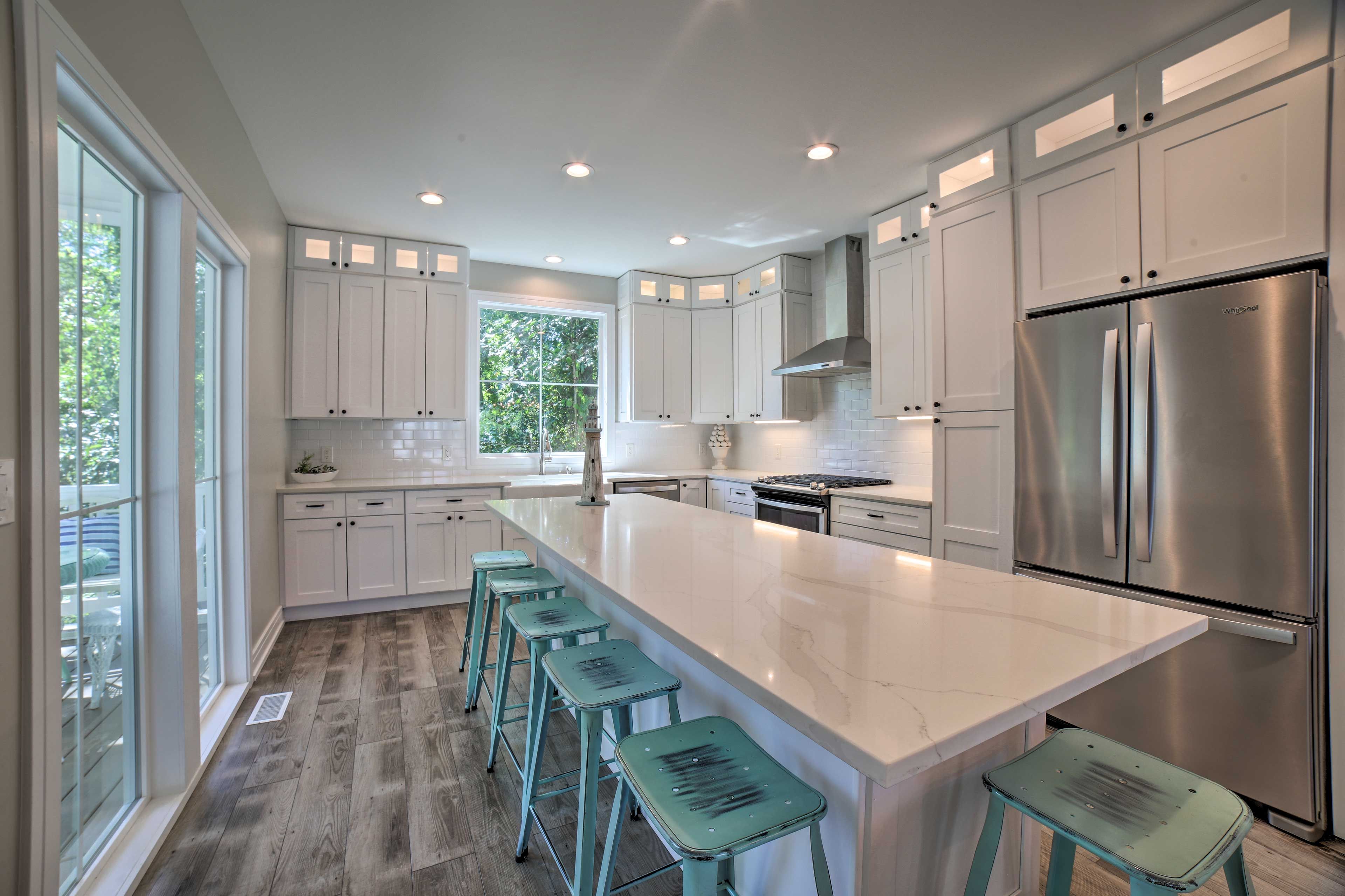Kitchen | Fully Equipped w/ Cooking Basics | Dishware/Flatware