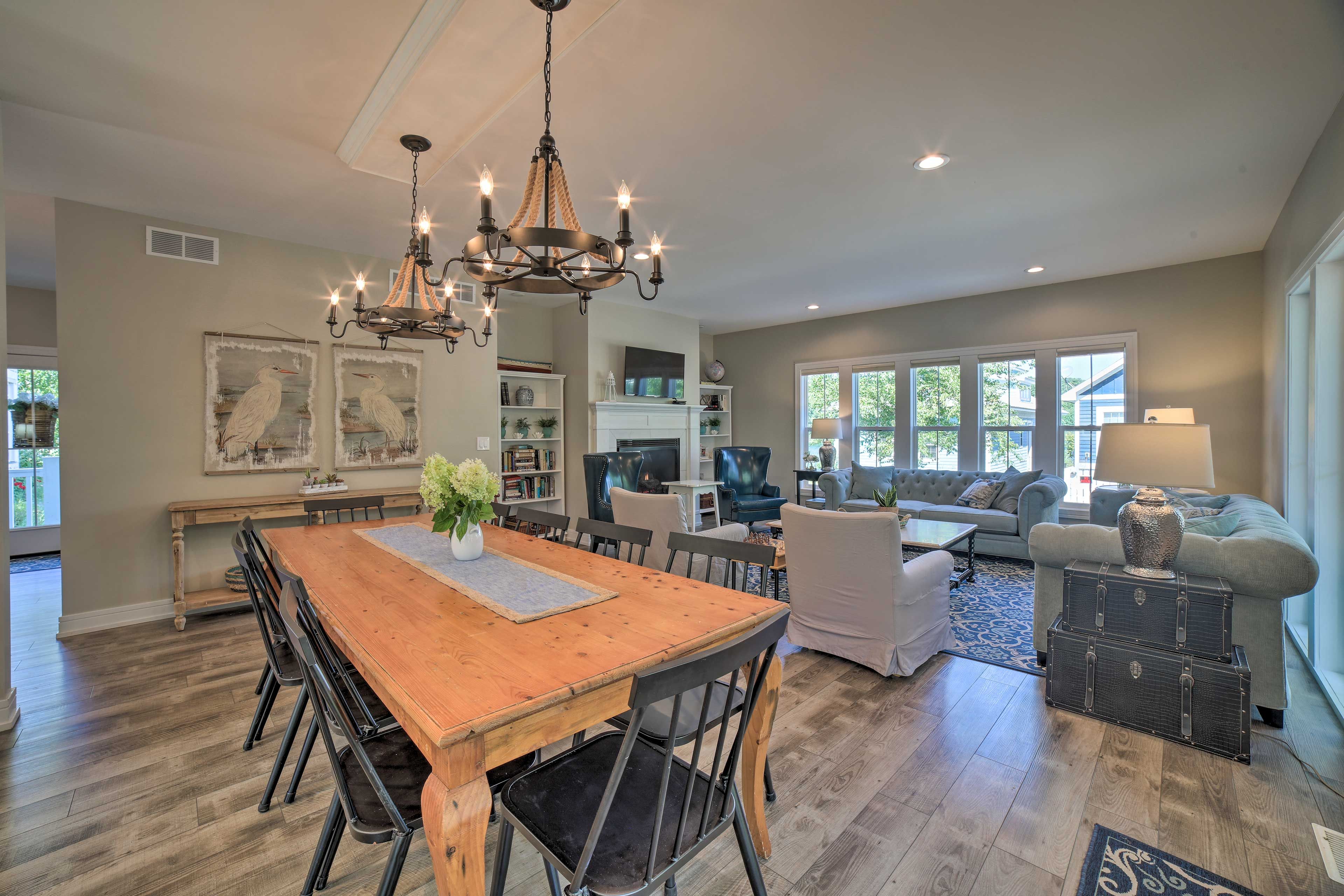 Dining Room | 4-Story Home