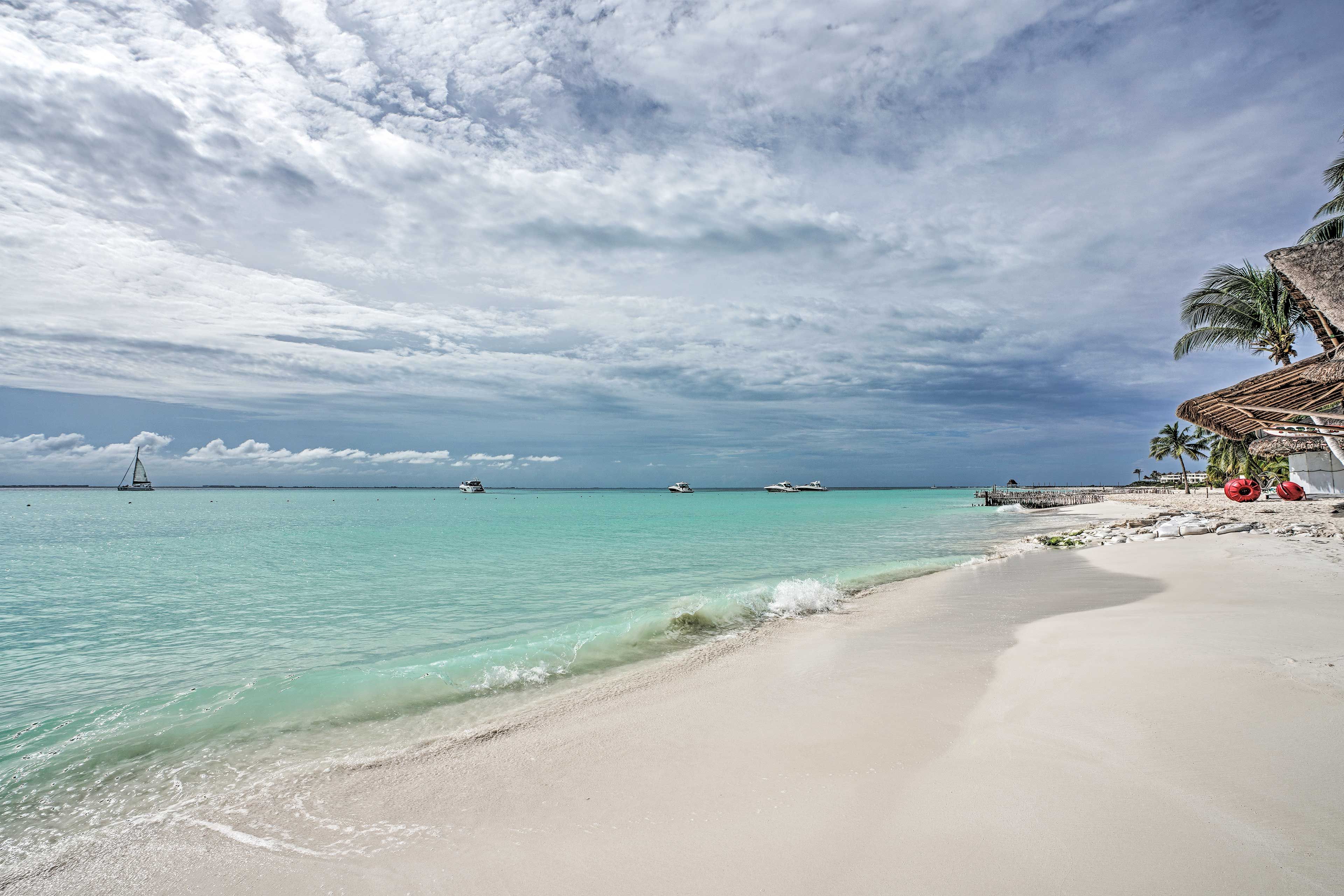 Walking Distance to Playa Norte