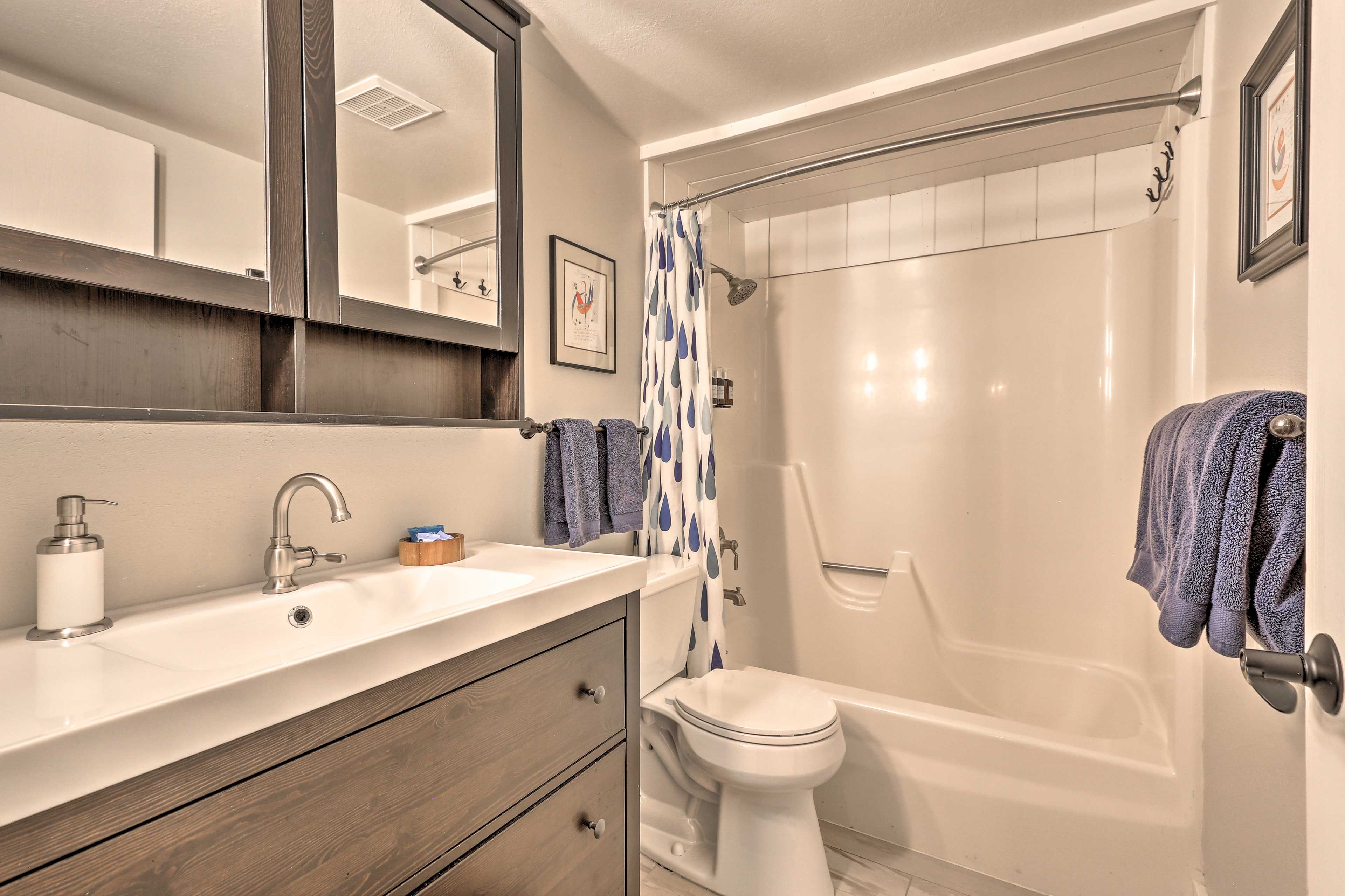 Full Bathroom