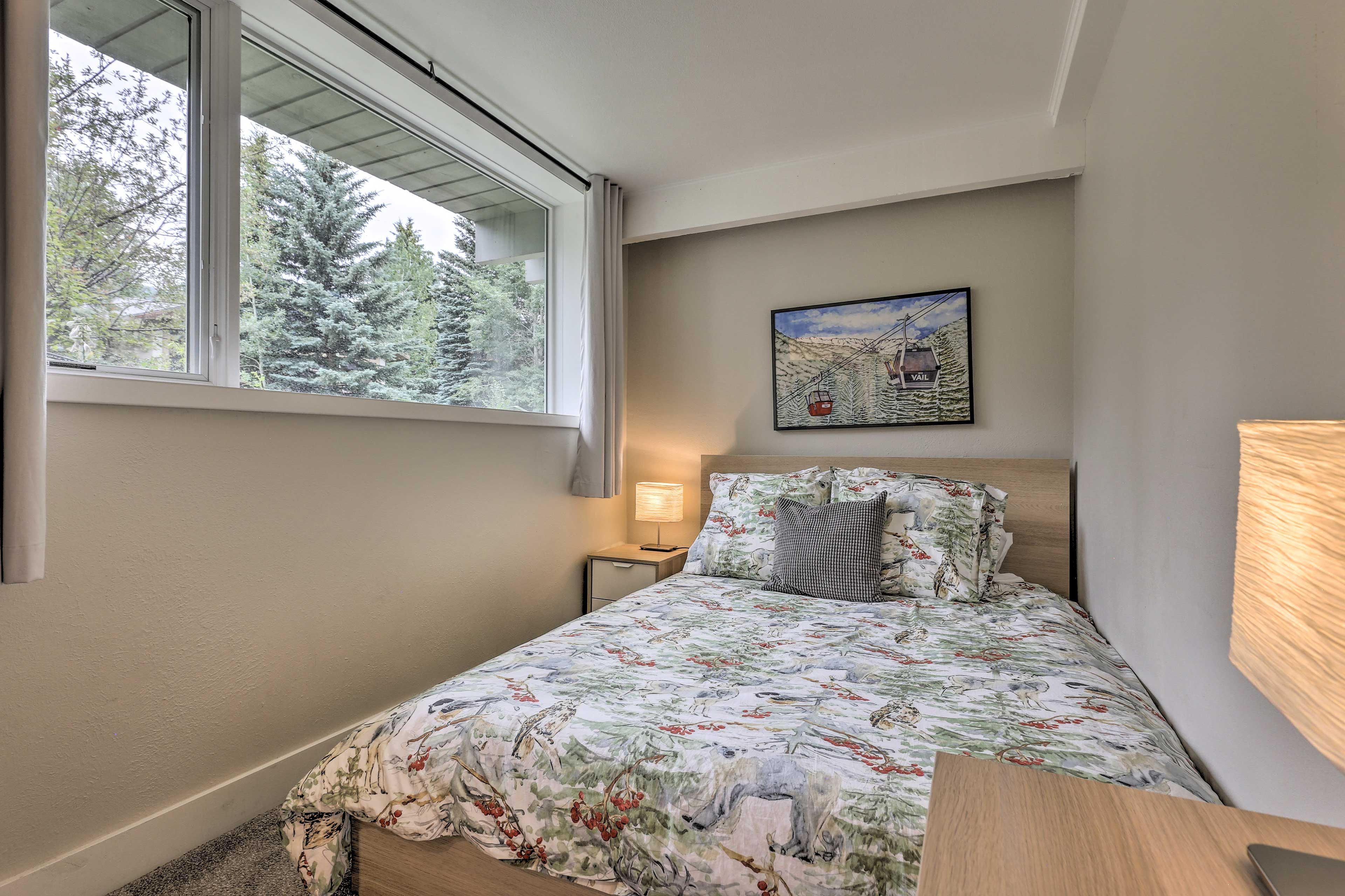 Bedroom 4 | Queen Bed