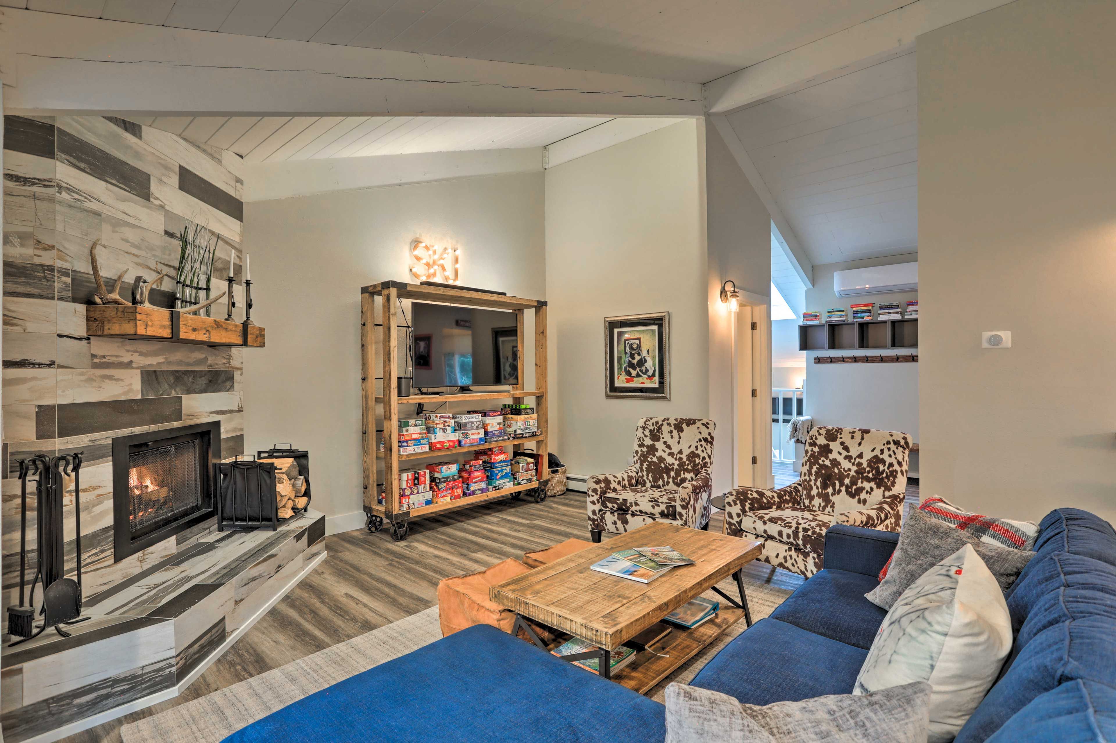 Main Living Area | Free WiFi