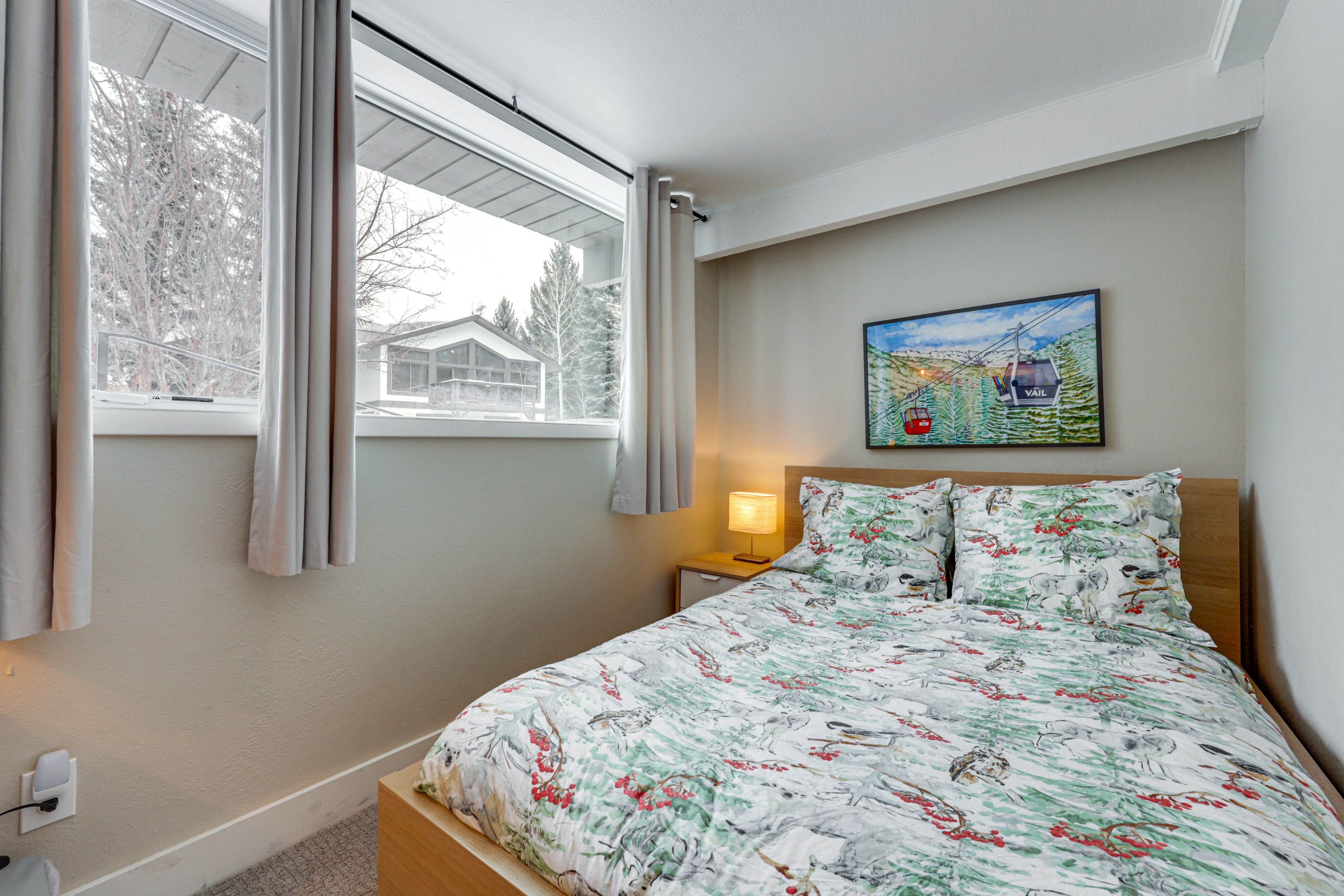 Bedroom 4 | Queen Bed