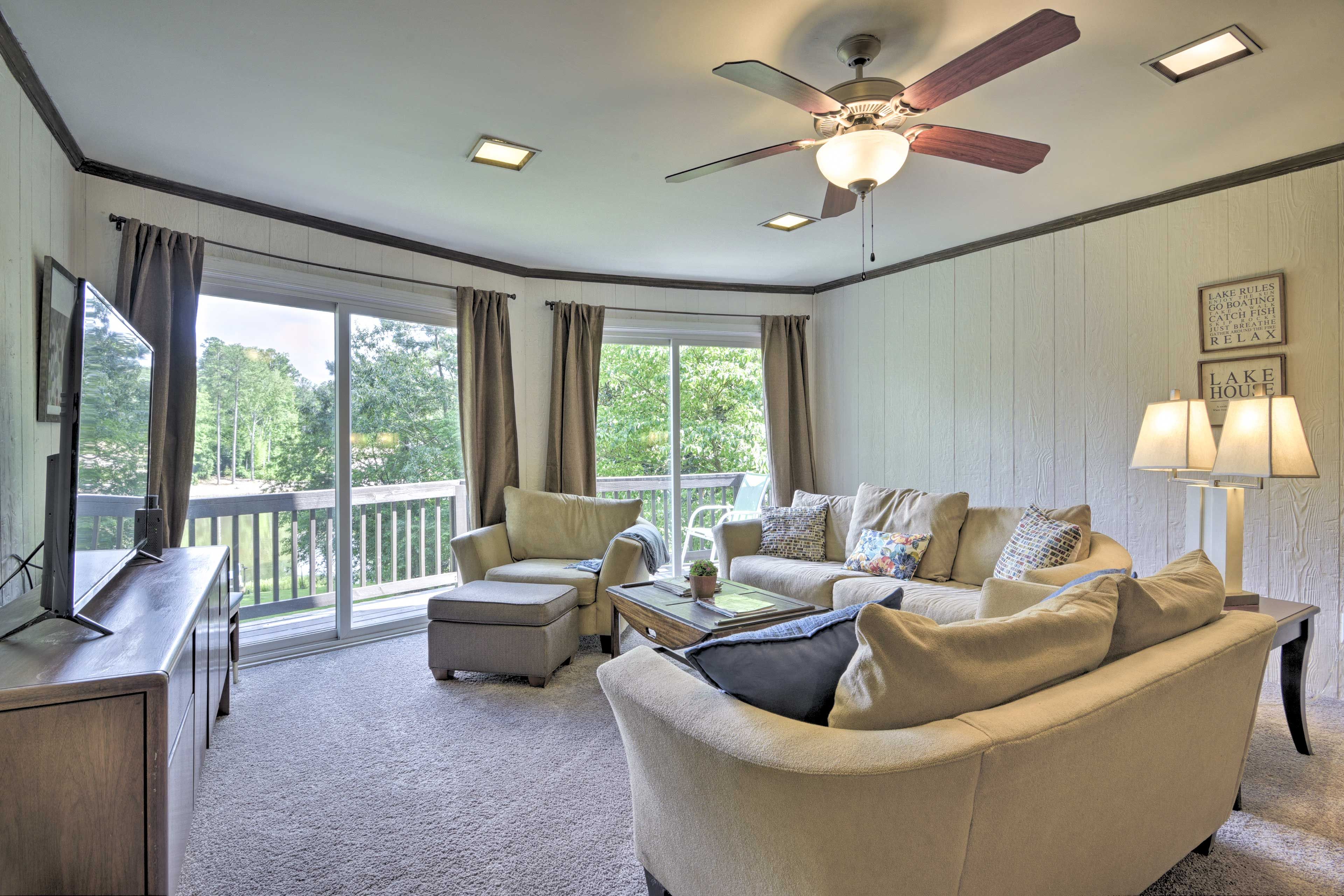 Take it easy on the sectional couches and look out over the lake.