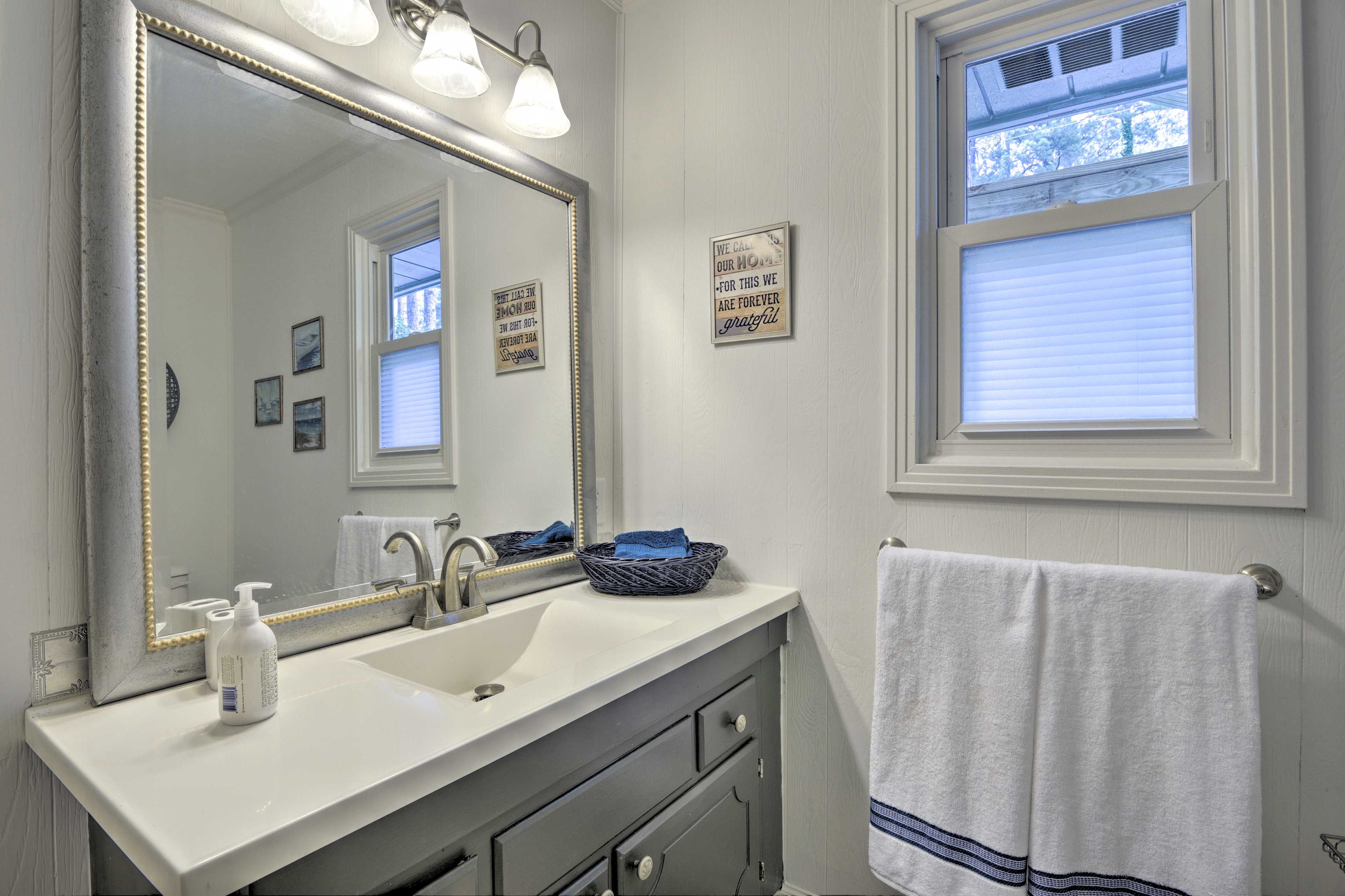 Wash up in the full bathroom before dinner.