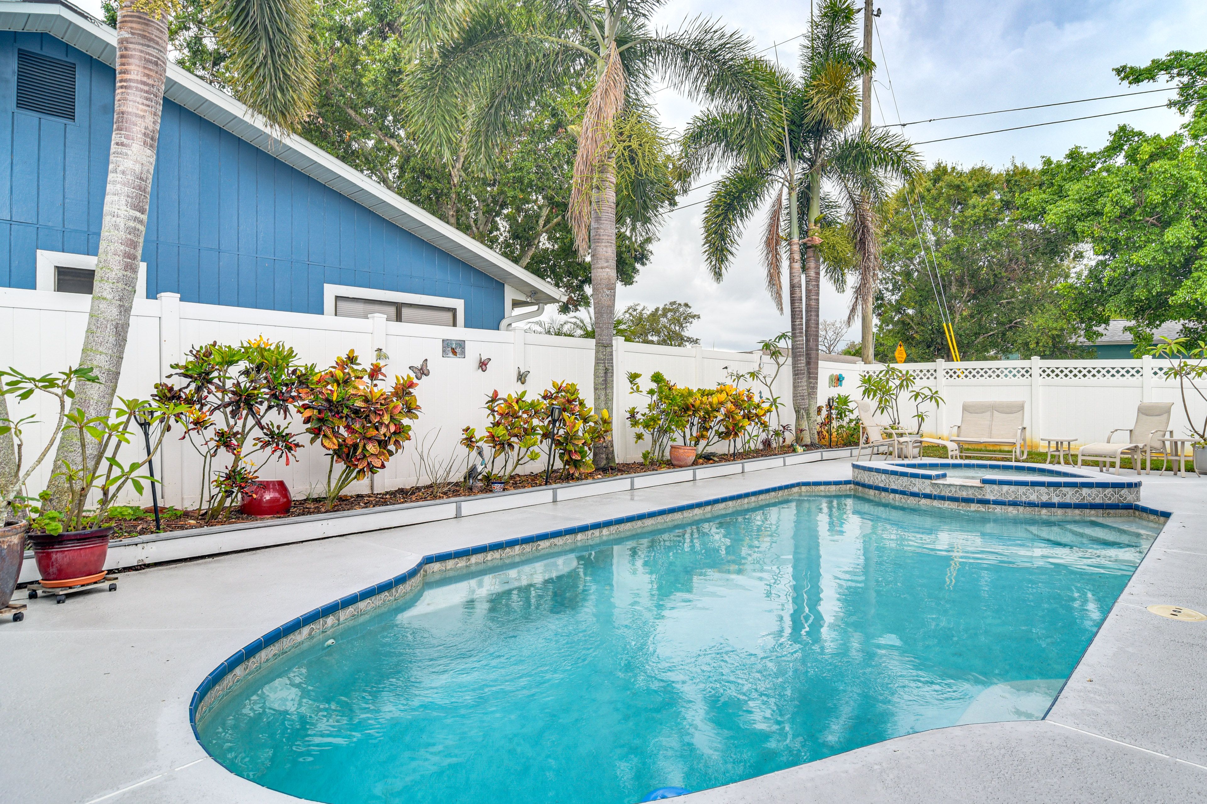 Seminole Vacation Rental | 3BR | 2BA | 1,700 Sq Ft | Step-Free Access