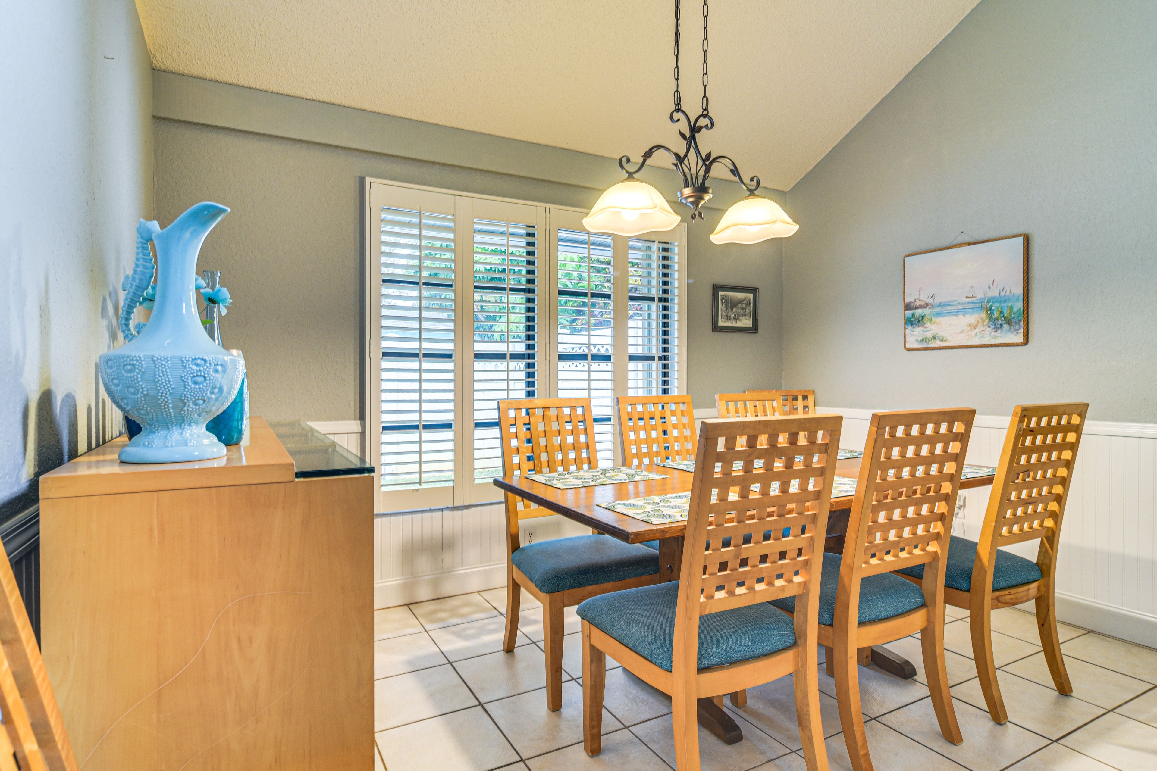 Dining Table | Dishware & Flatware Provided