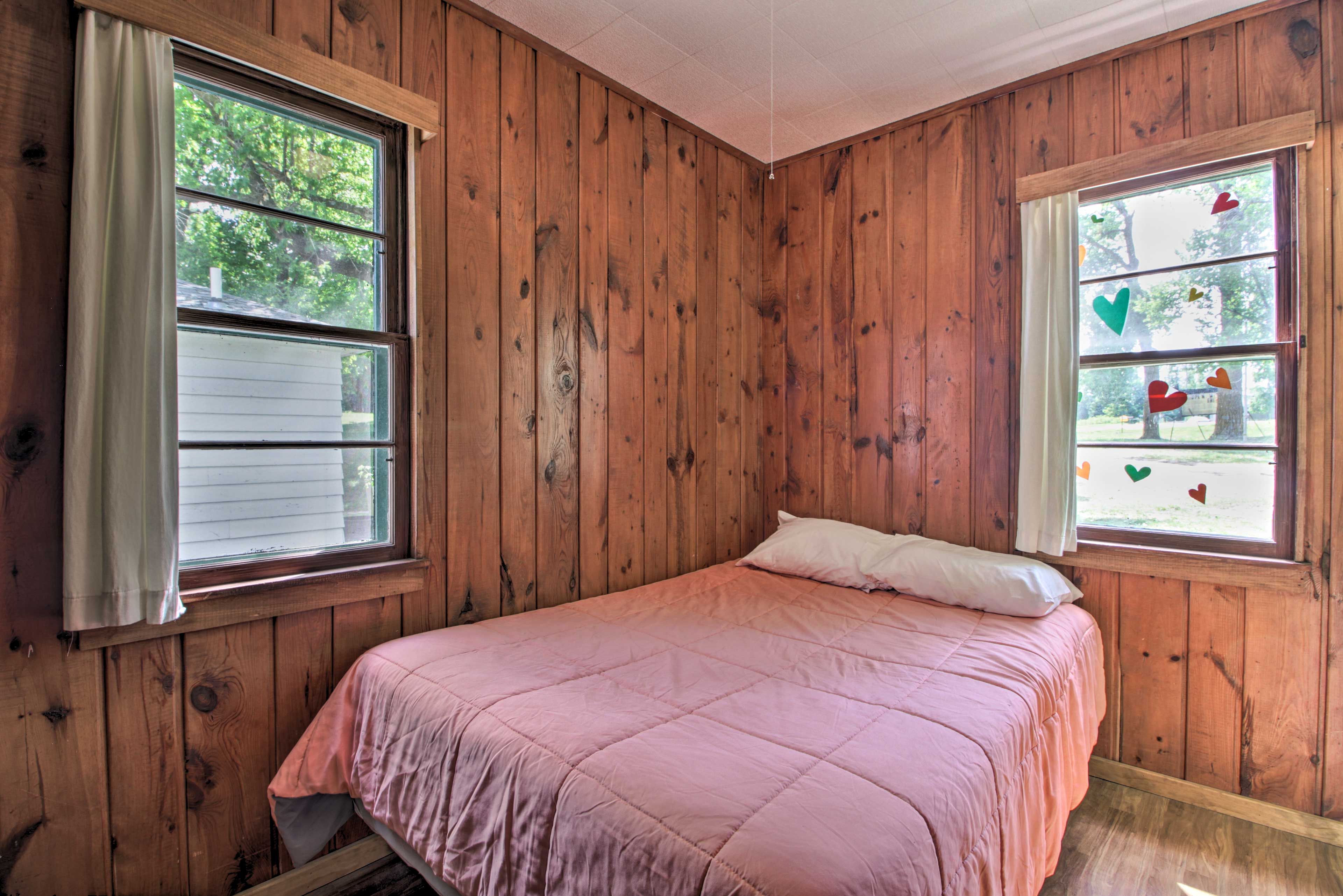 Bedroom 1 | Full Bed | Linens Provided