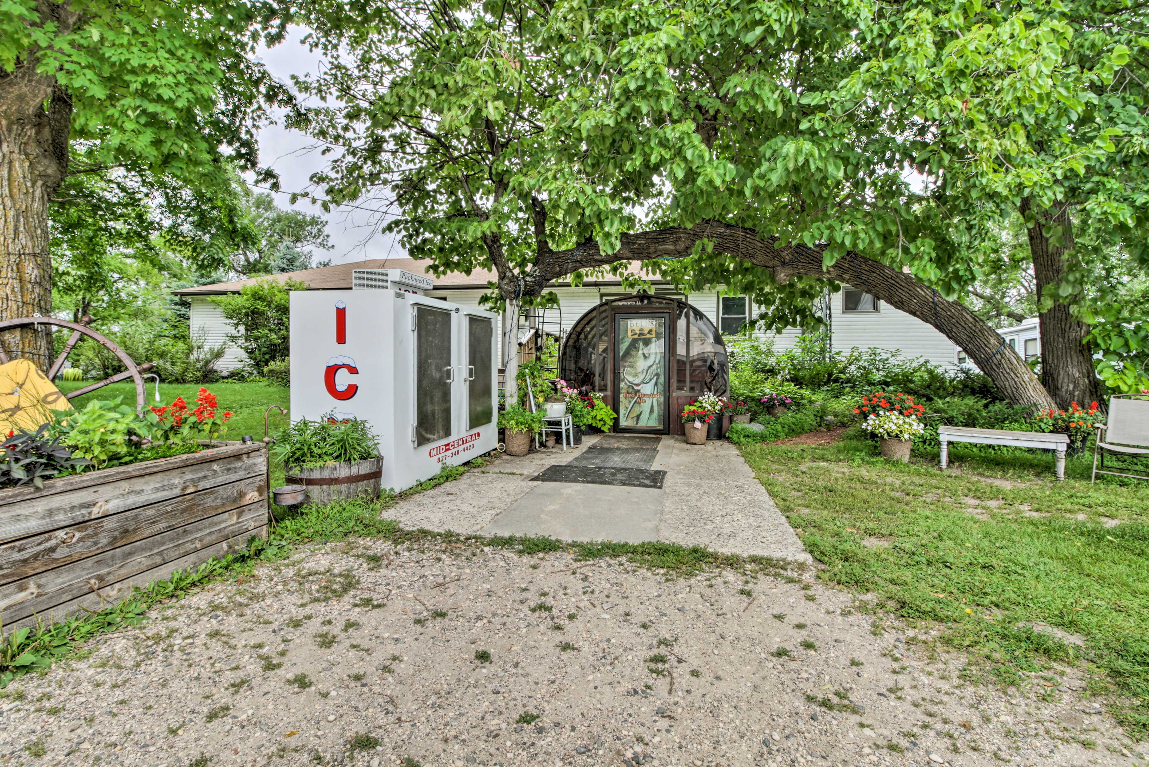 On-Site Restaurant & Bar