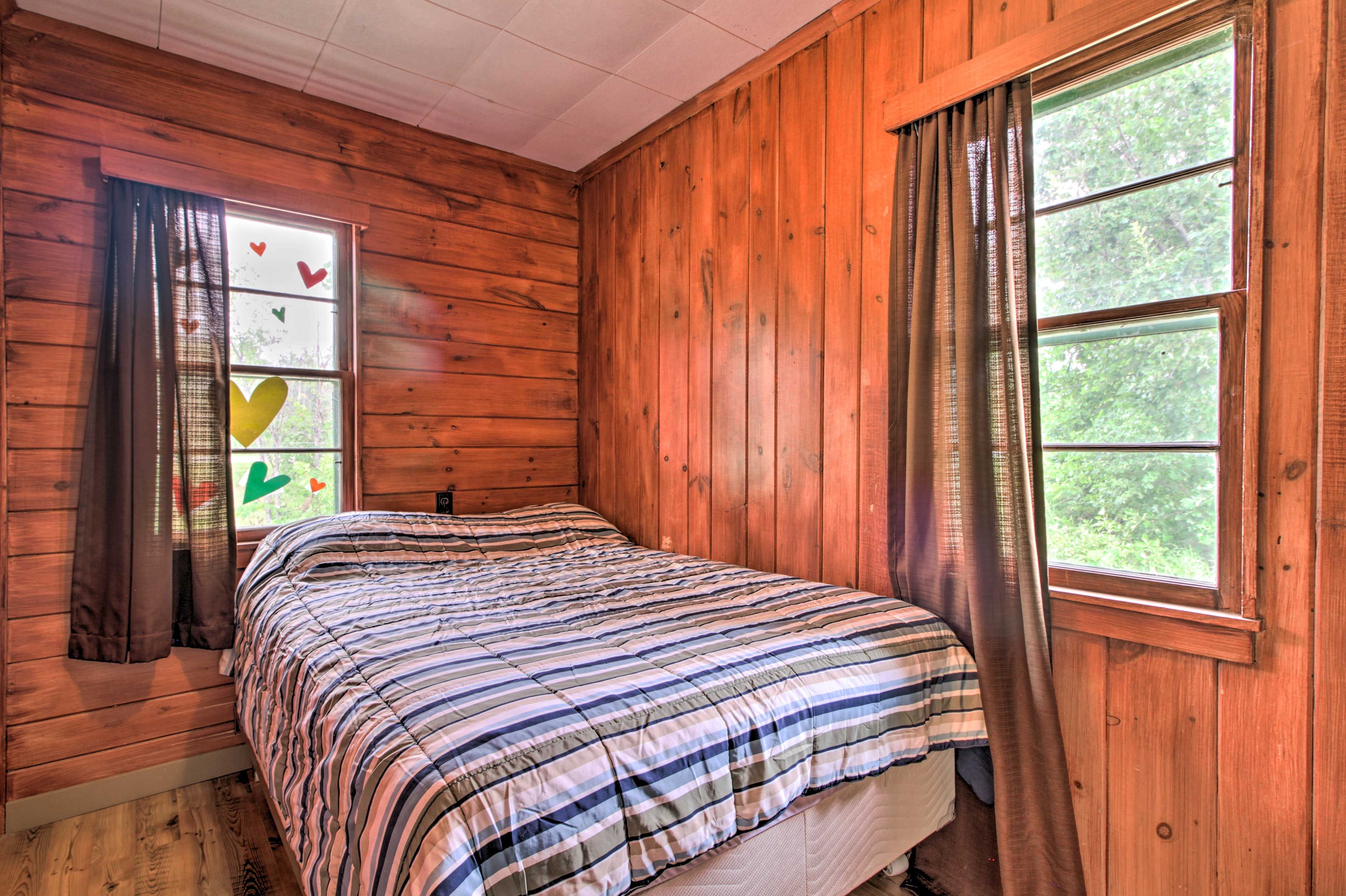 Bedroom 1 | Full Bed | Linens Provided