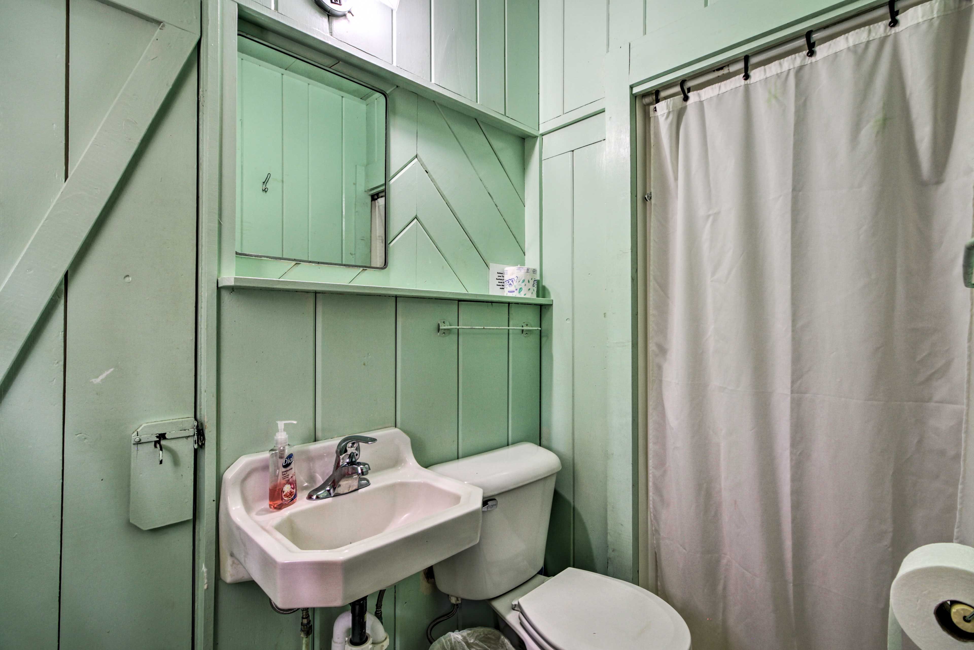 Full Bathroom