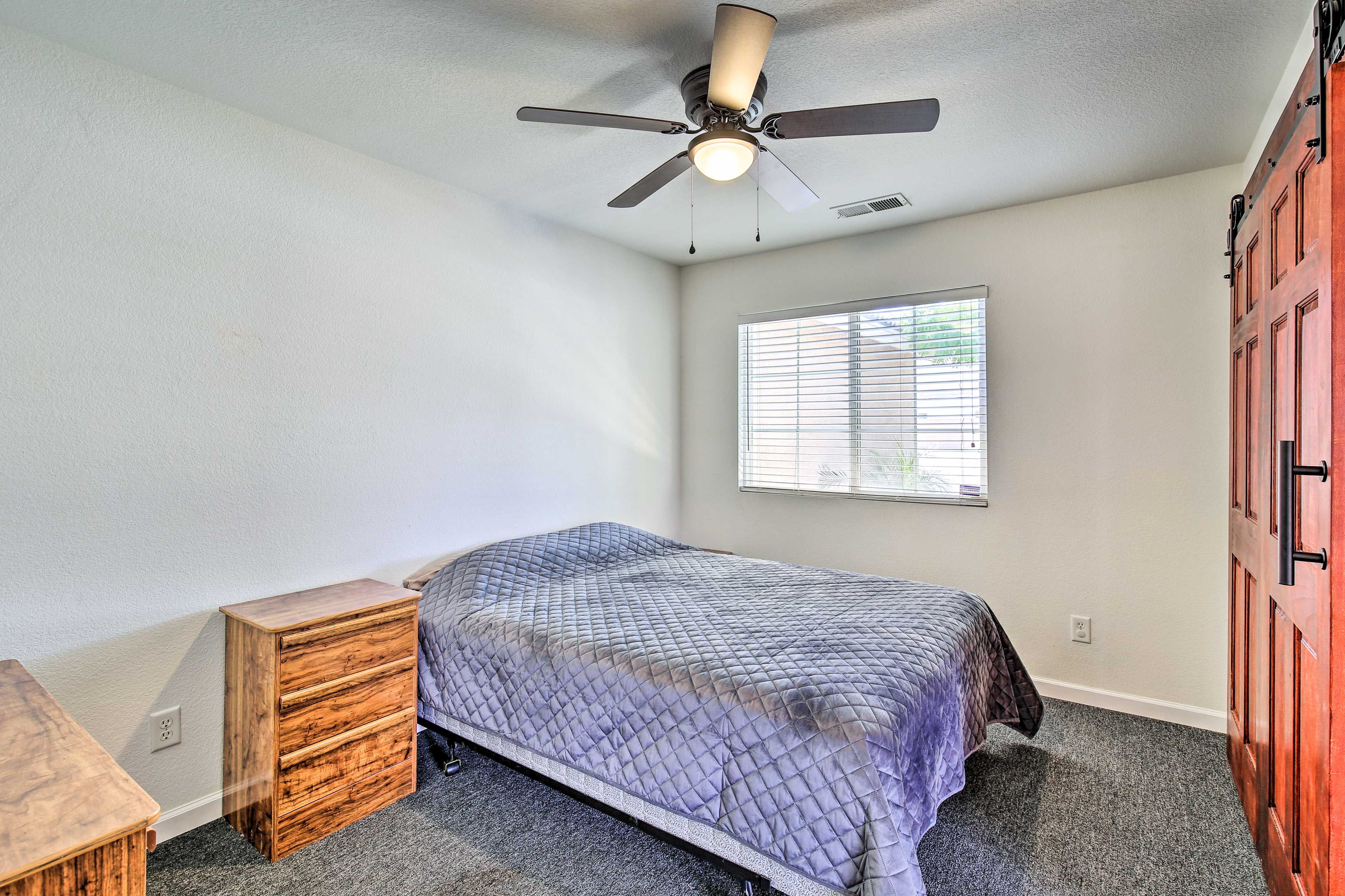 Bedroom 2 | Queen Bed