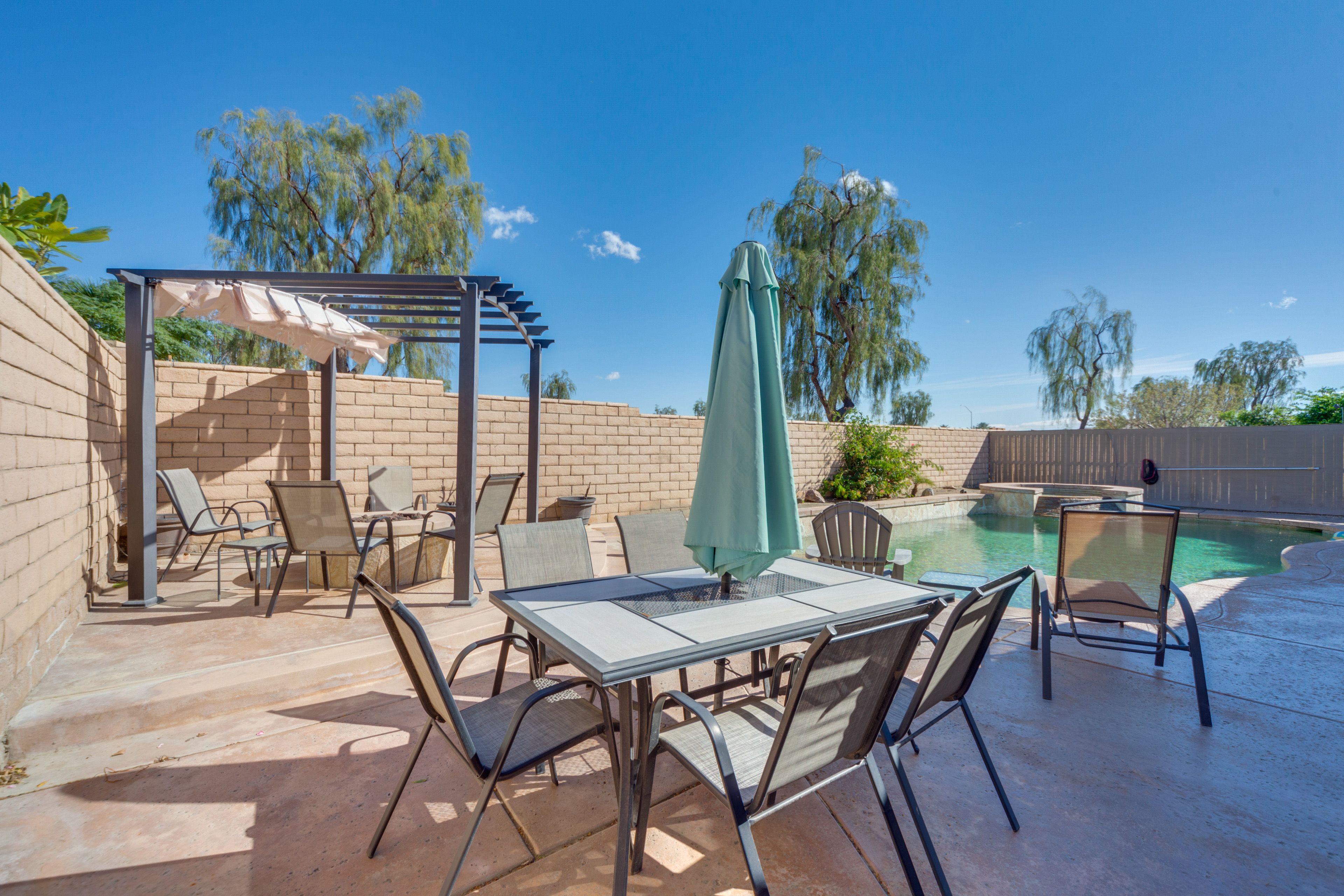 Private Backyard | Furnished Patio | Gas Grill | Fire Pit