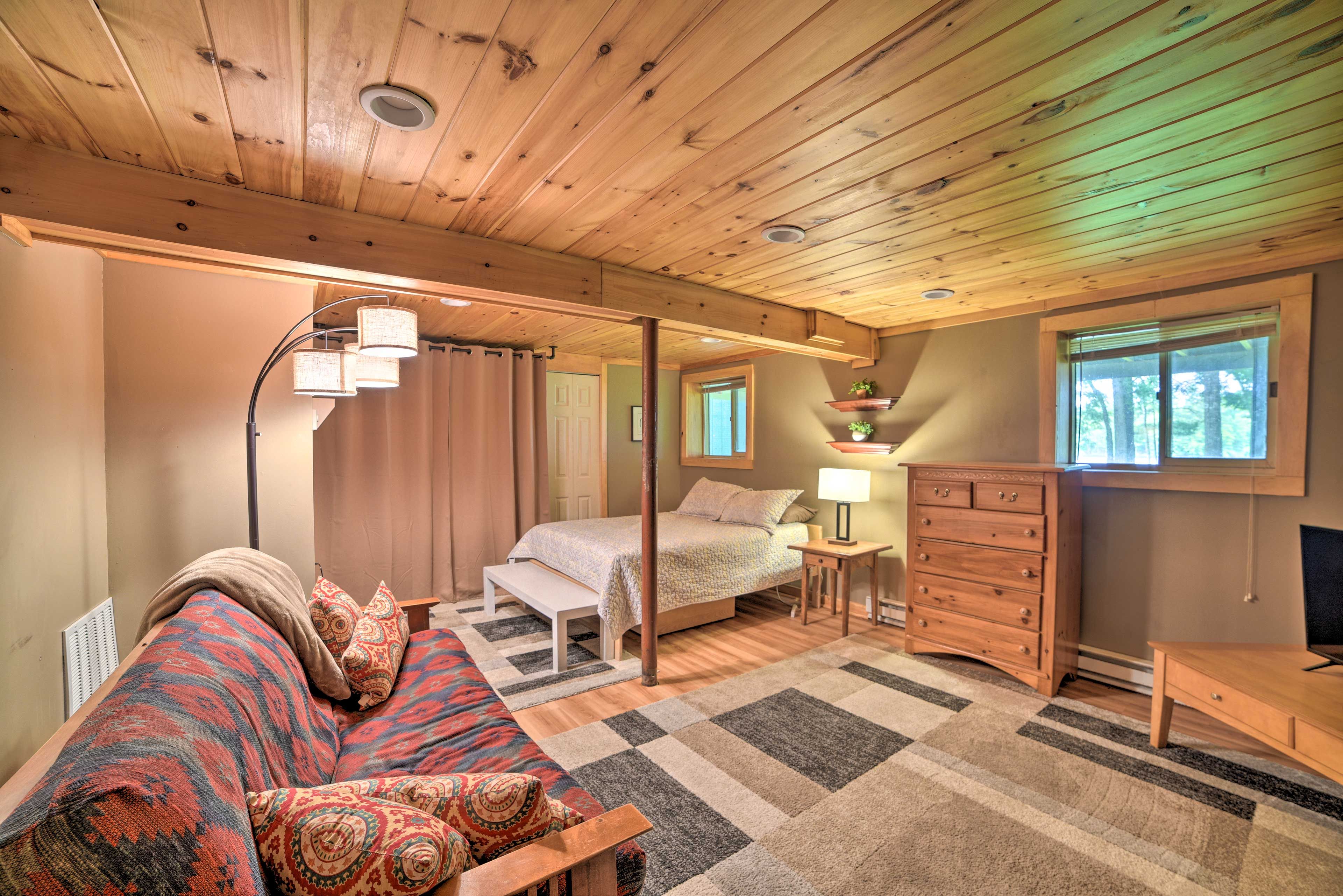 Basement | Additional Sleeping | Full Bed | Ping Pong Table