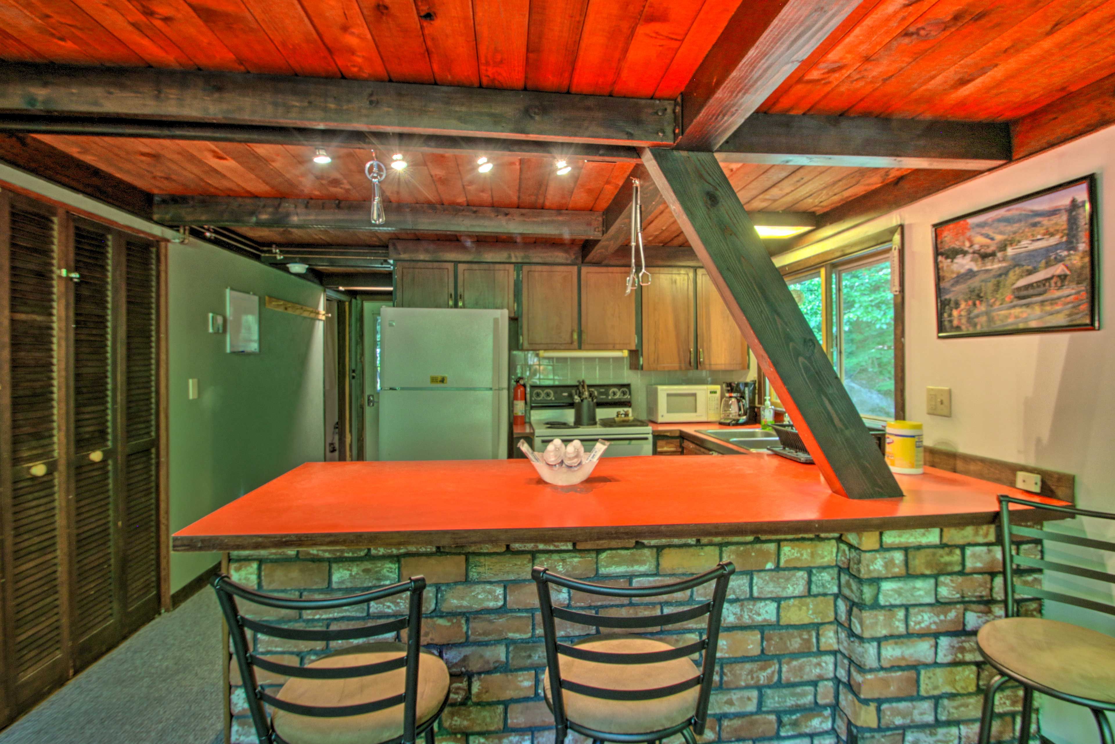 Keep the chef company at the eat-in breakfast bar.