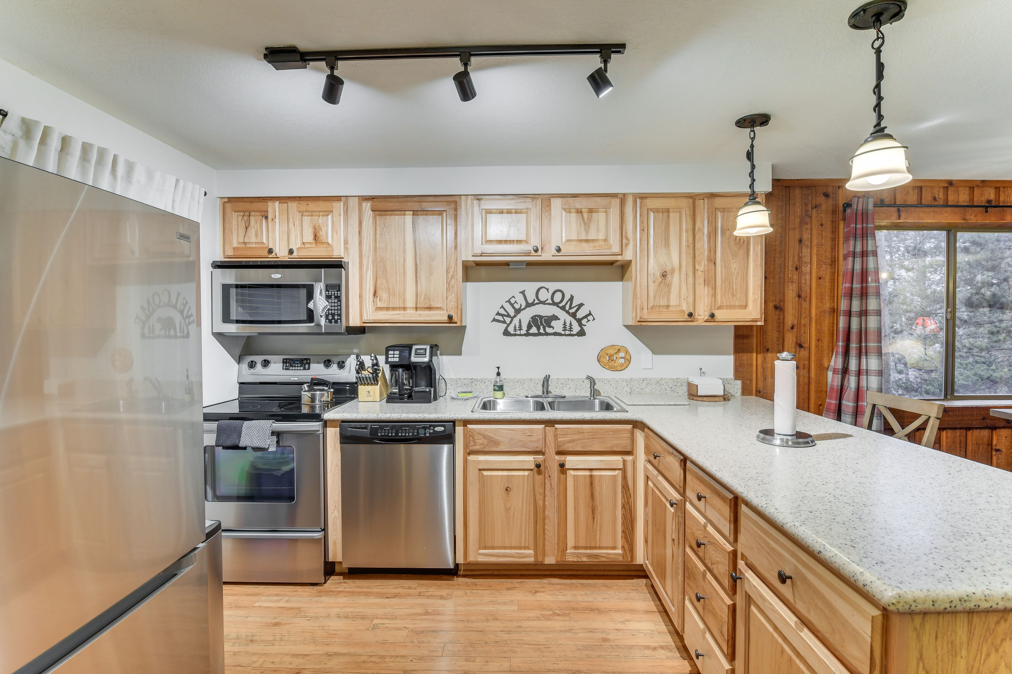 Kitchen | Coffee Maker | Dishwasher | Microwave | Spices