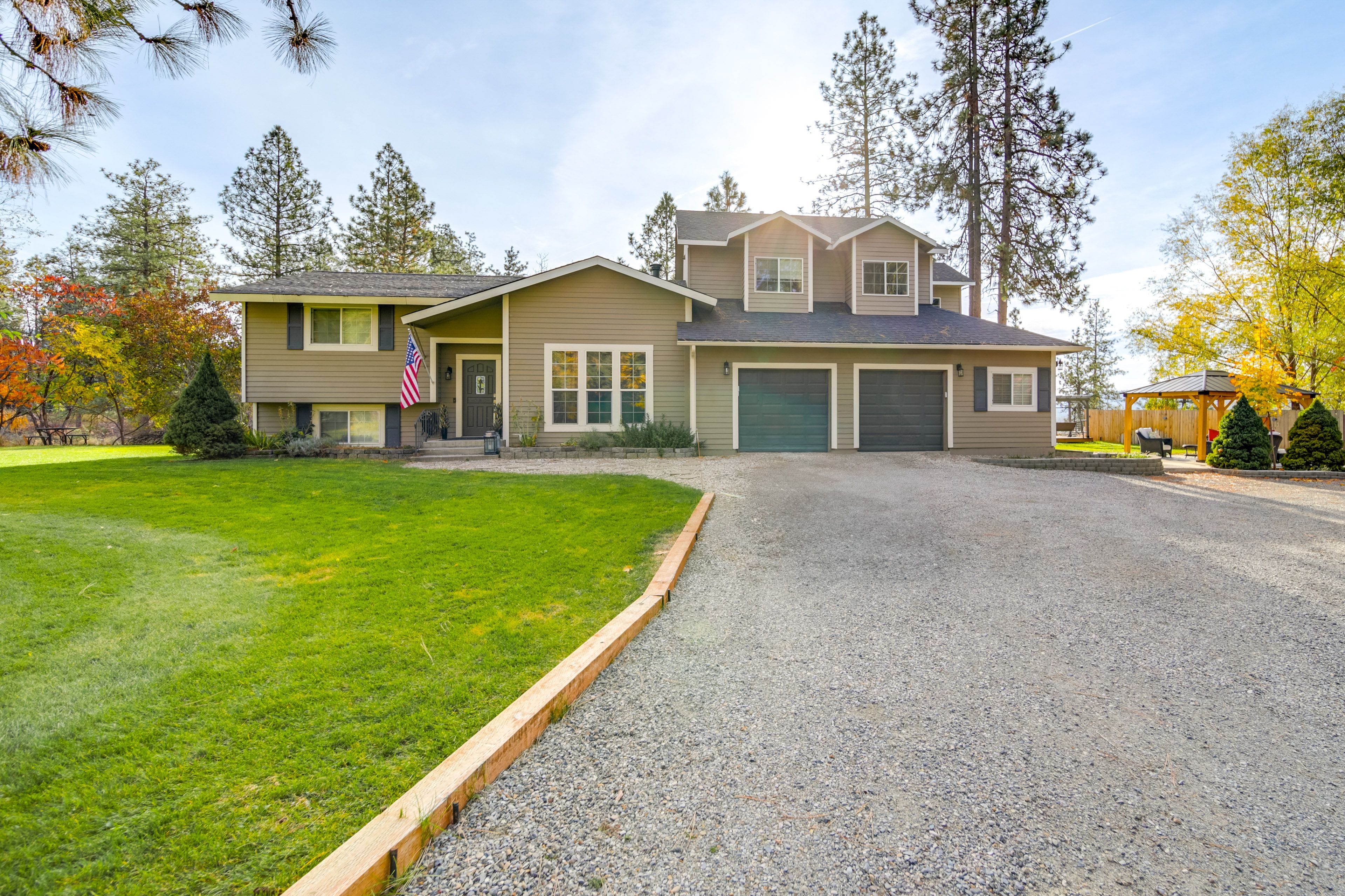 Property Exterior | Driveway Parking (2 Vehicles)