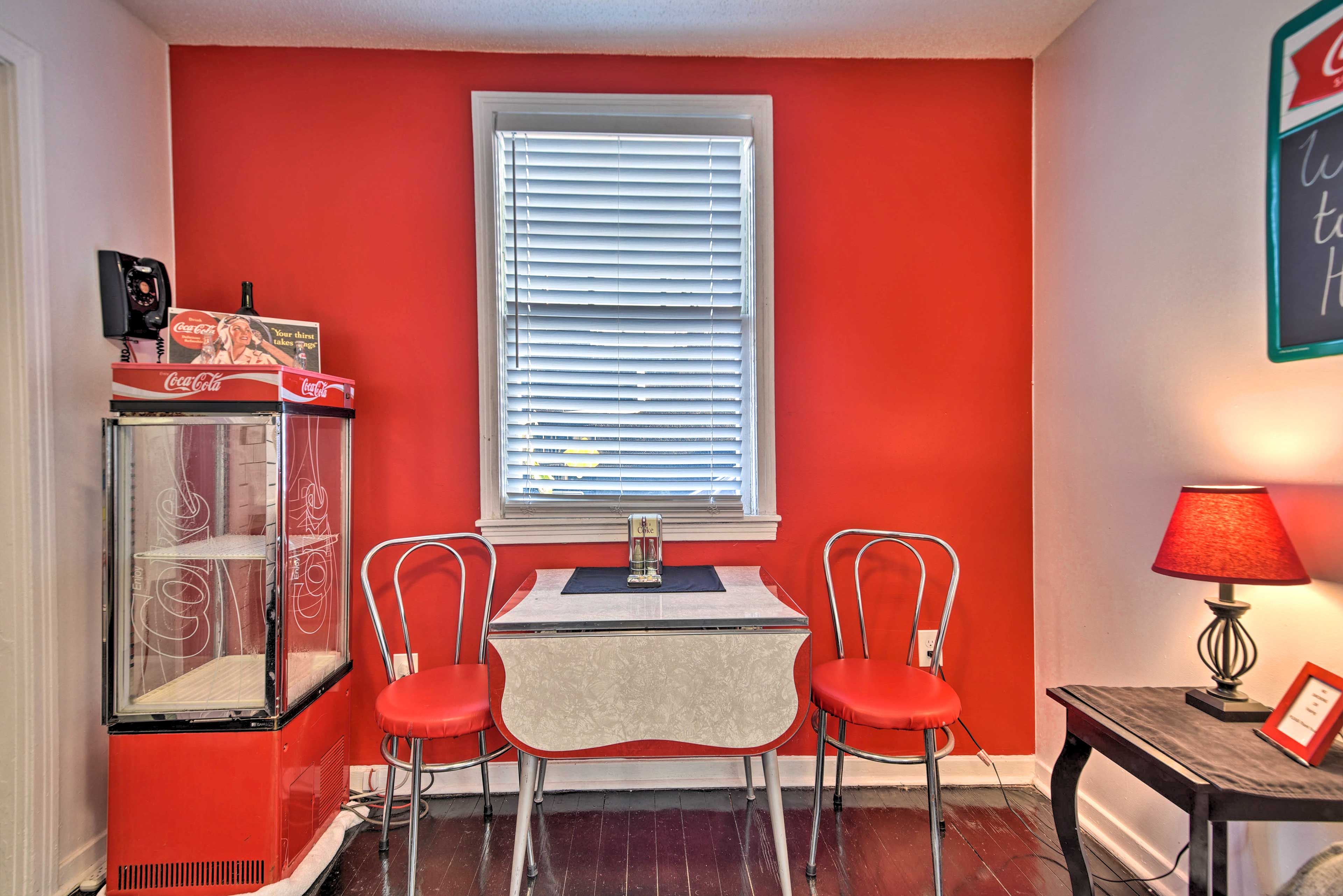 Studio Interior | Coca-Cola Theme | Free WiFi | A/C | Central Heat