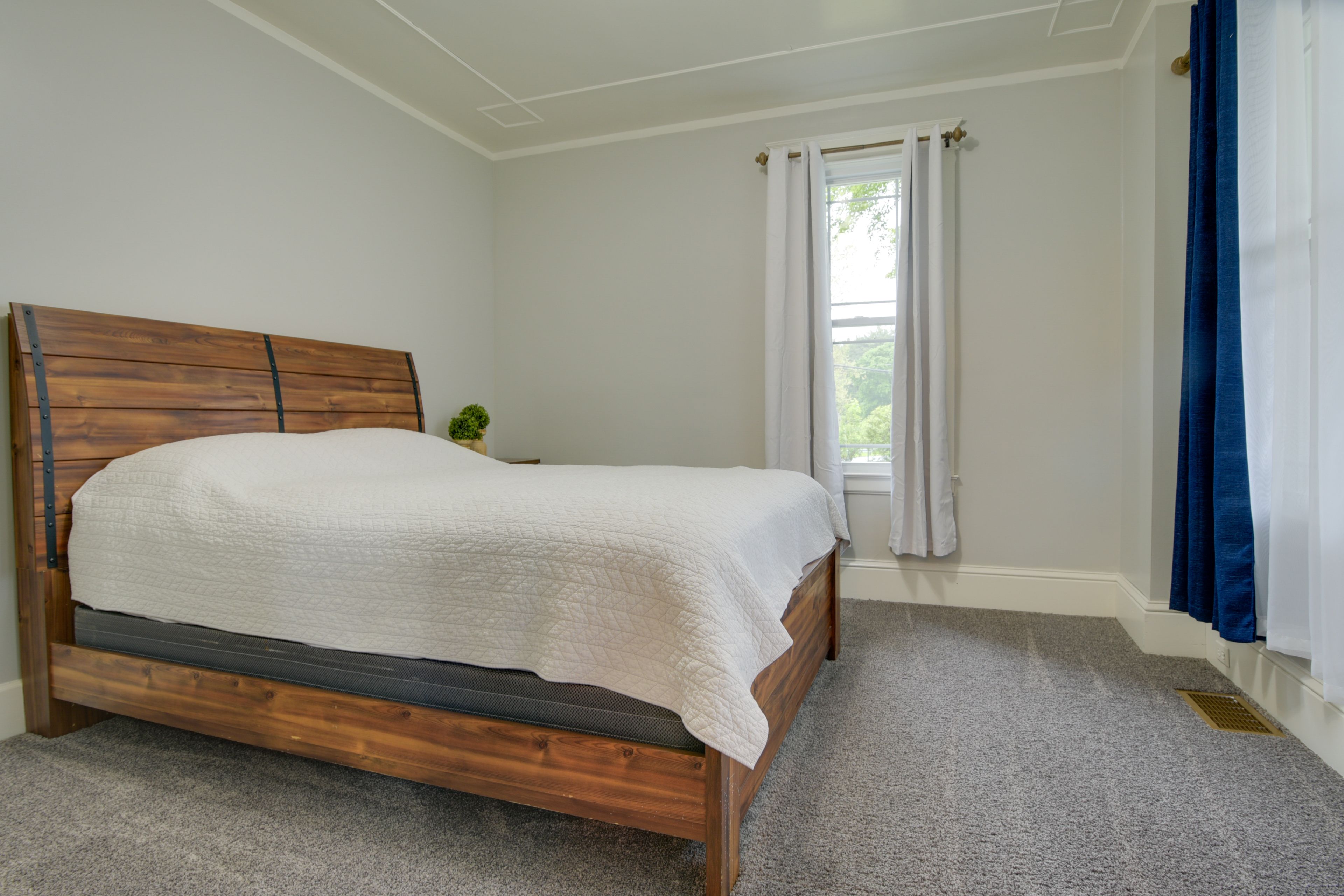 Bedroom 5 | Lower Level | Queen Bed