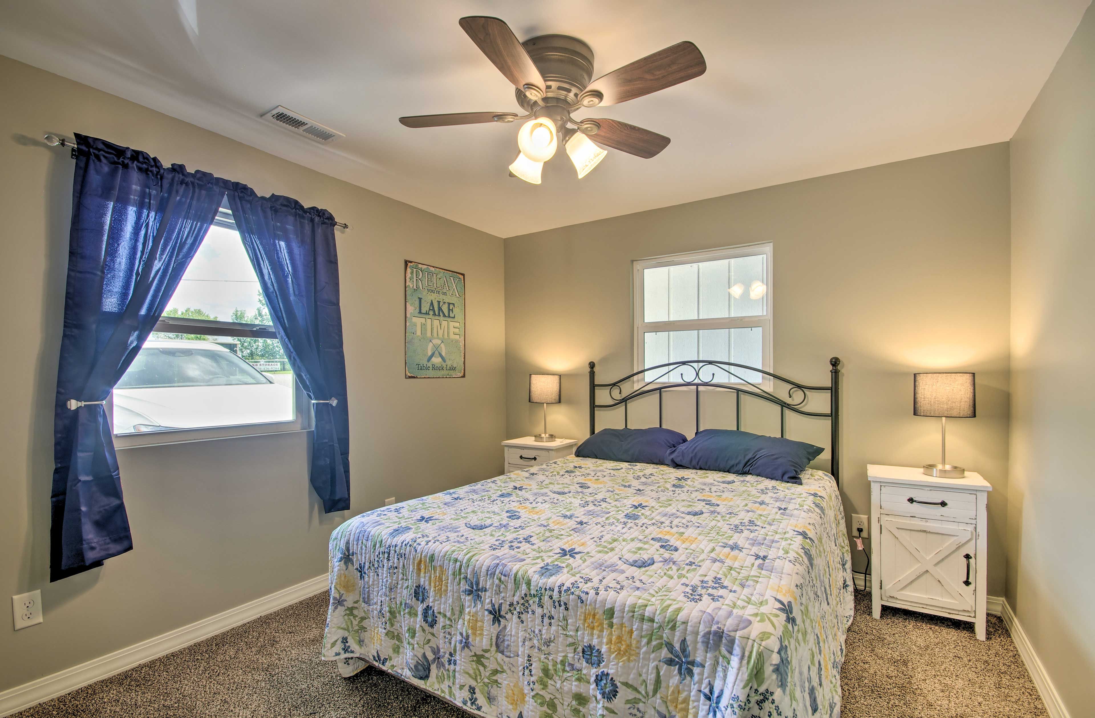 Bedroom 1 | Queen Bed