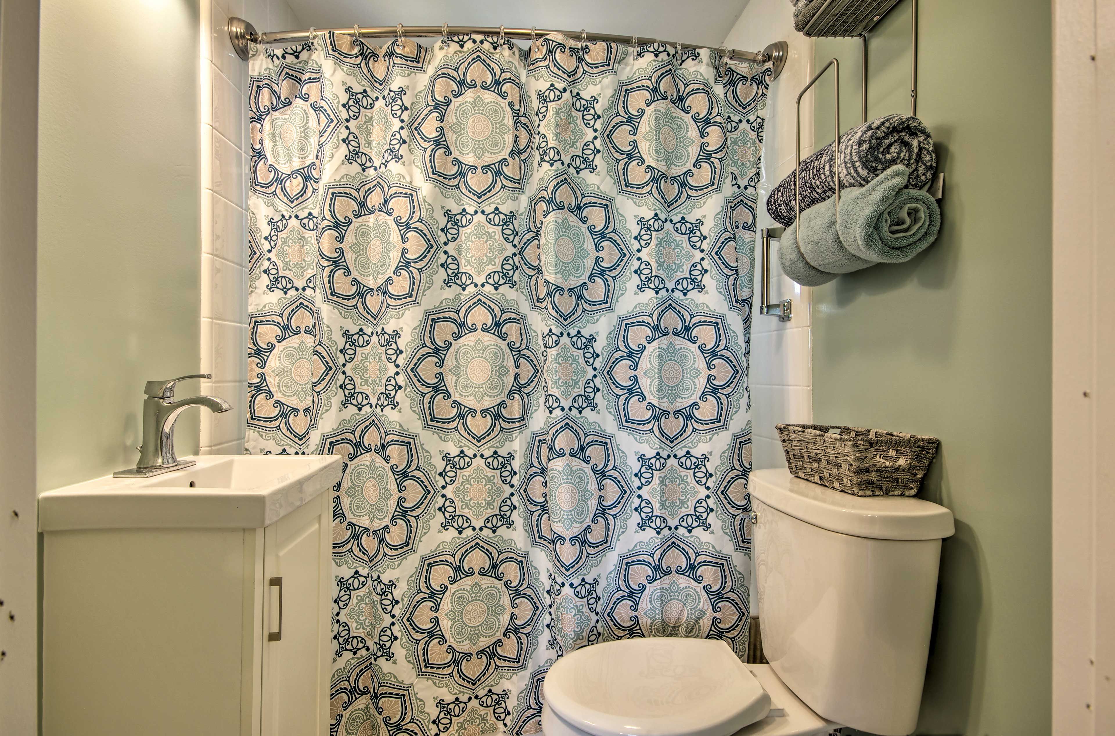Full Bathroom