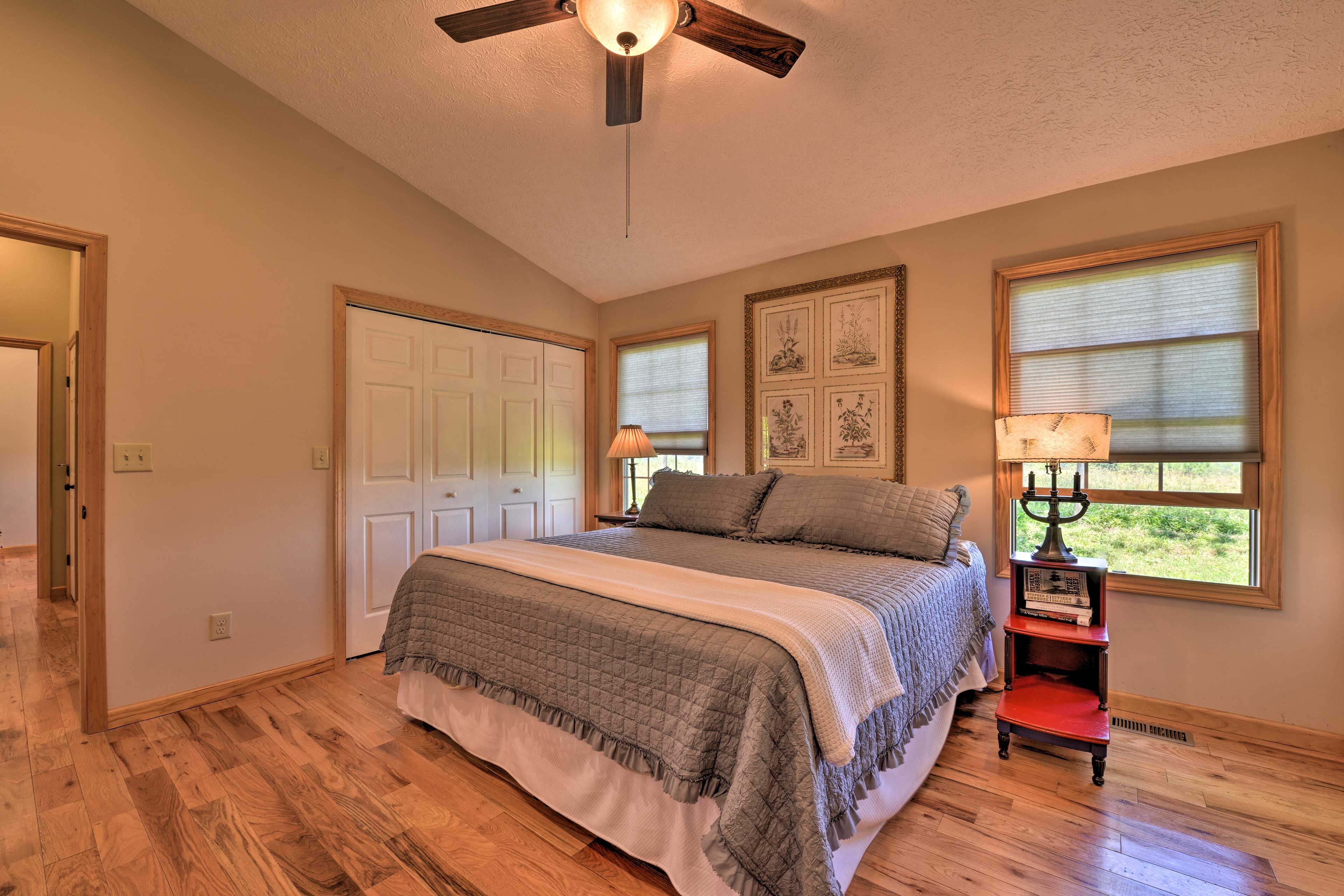 Bedroom 1 | King Bed