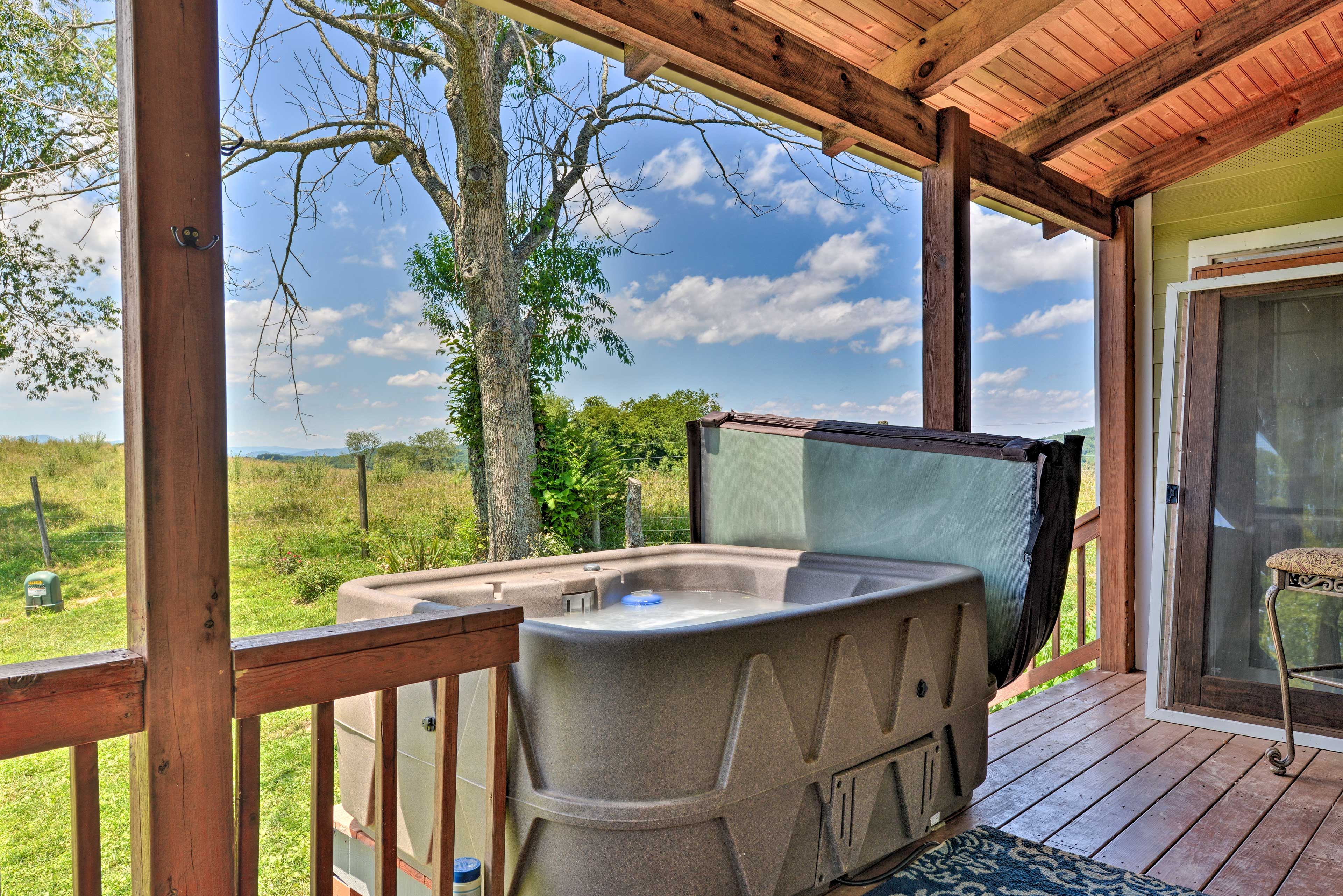 Private Hot Tub | Spacious Deck