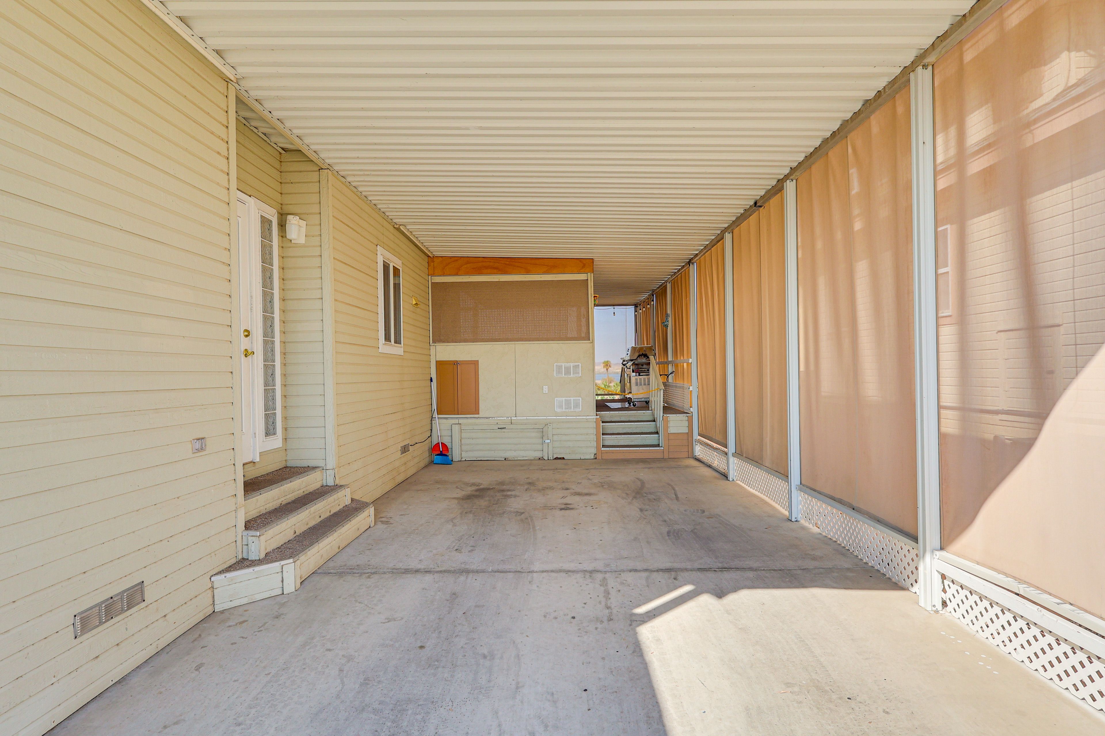 Parking | Carport & Driveway (2 Vehicles)