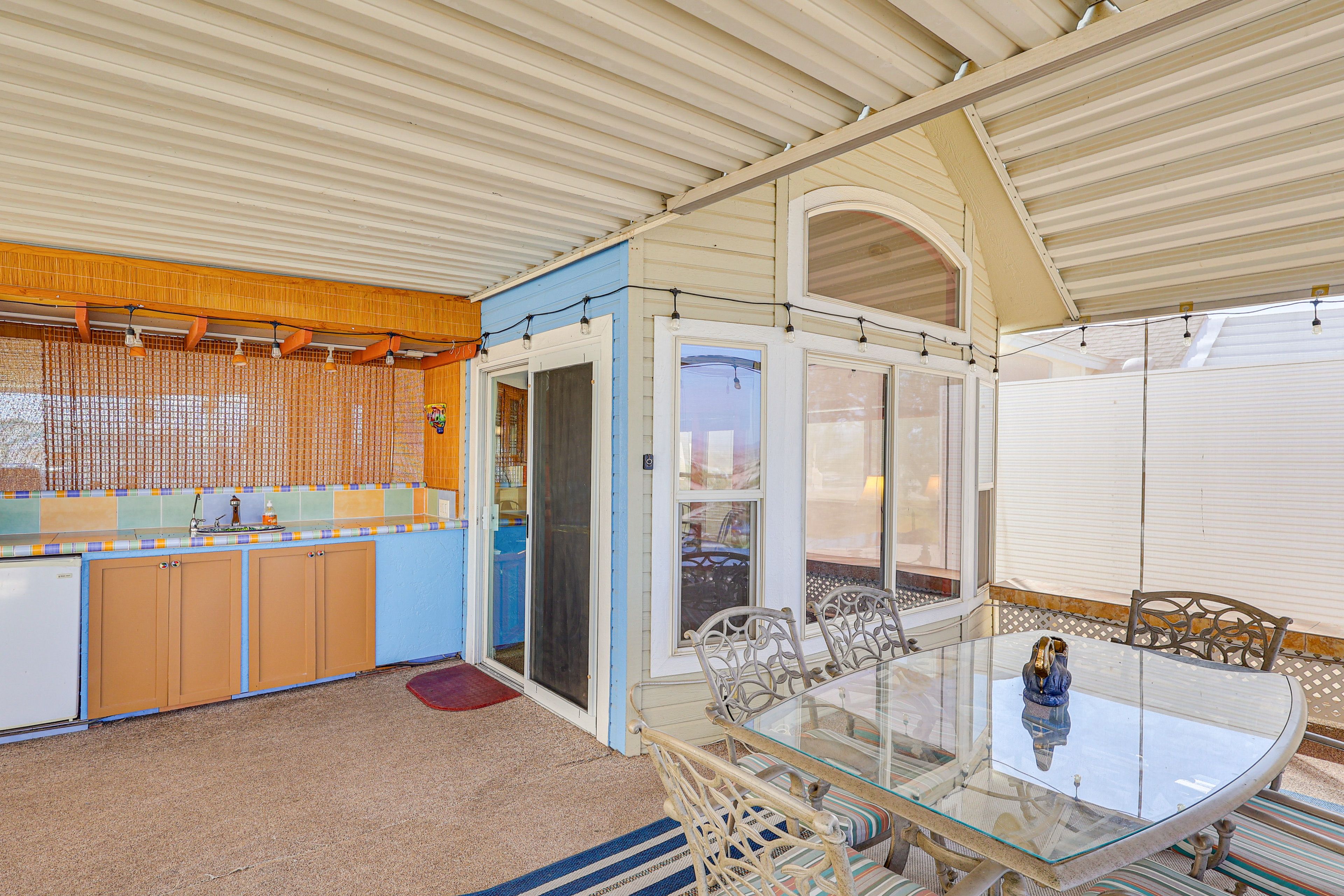 Covered Patio | Outdoor Dining Area | Wet Bar w/ Mini Fridge | Gas Grill