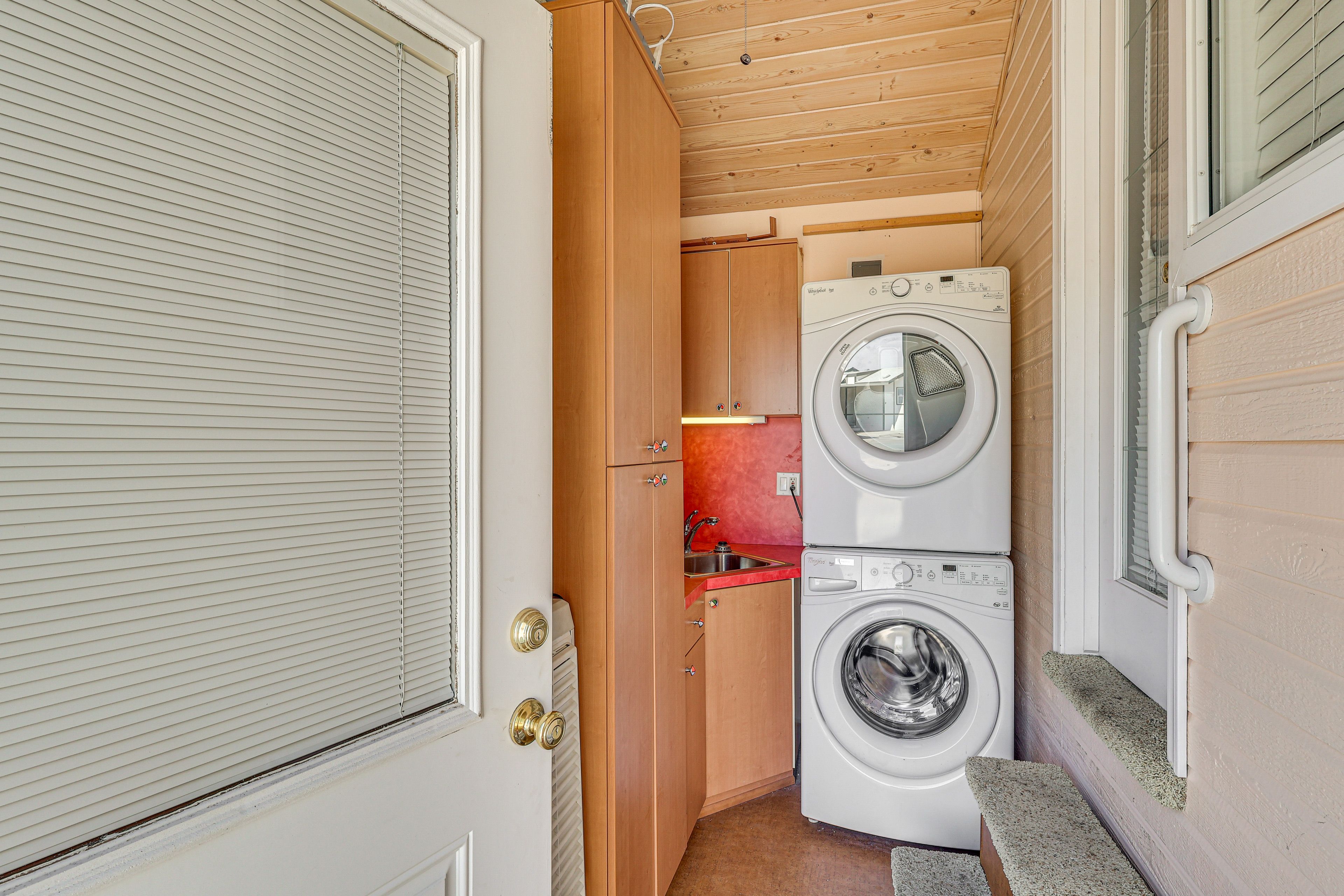 Laundry Room | Washer & Dryer