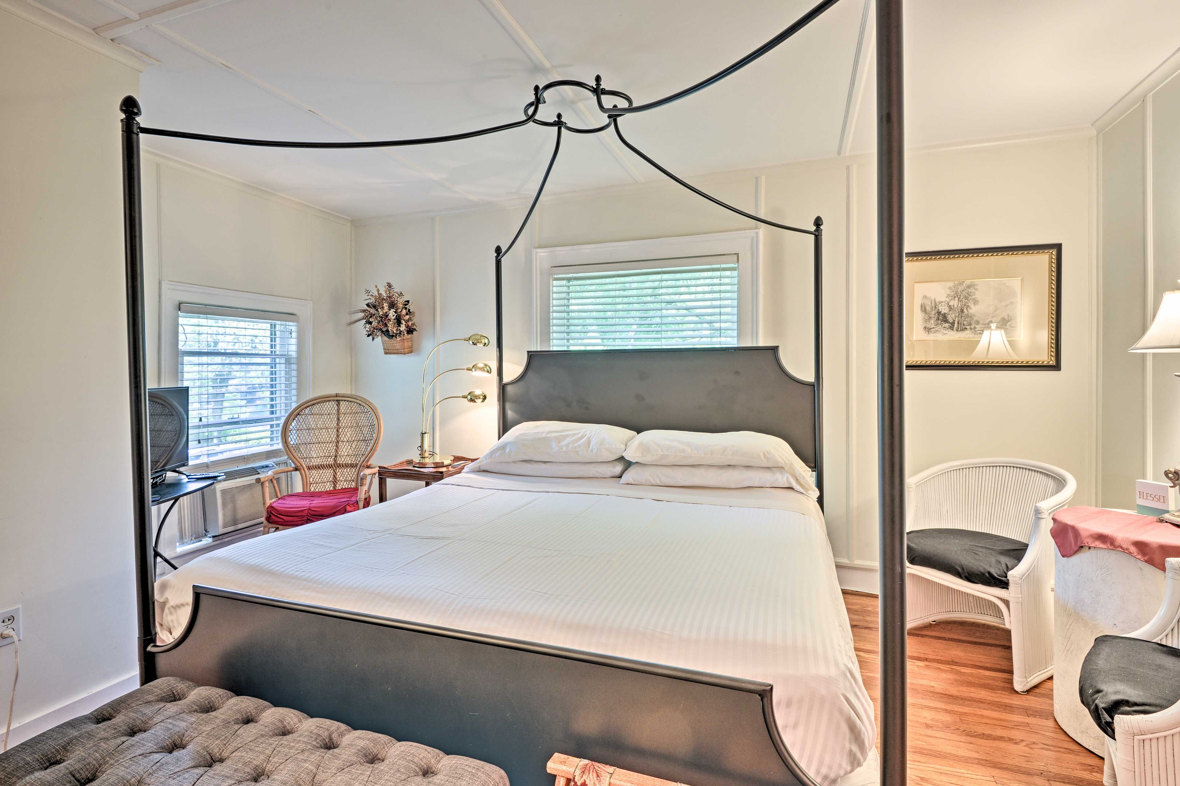 Bedroom 1 | King Bed