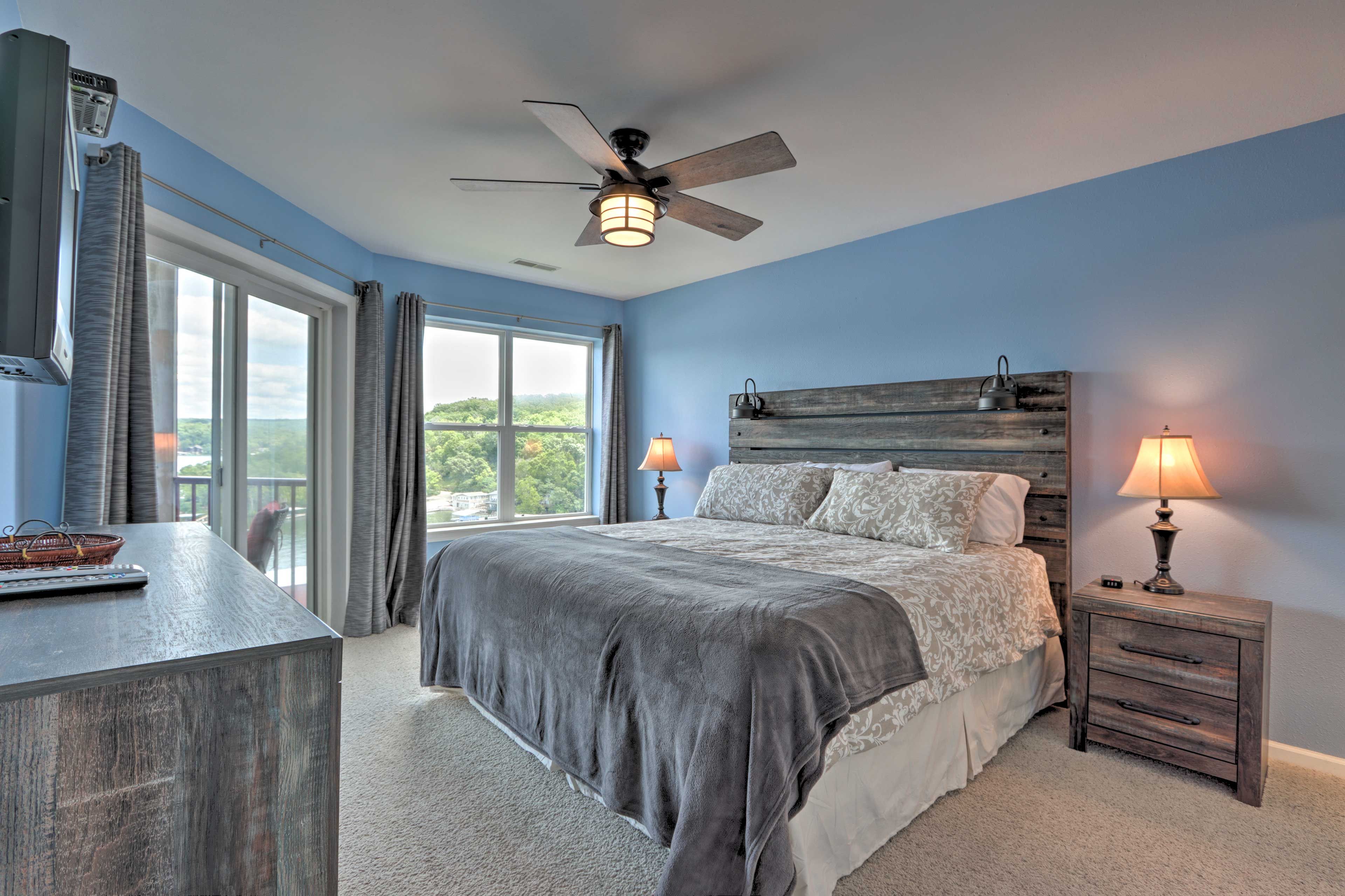 Bedroom 1 | King Bed | Linens Provided