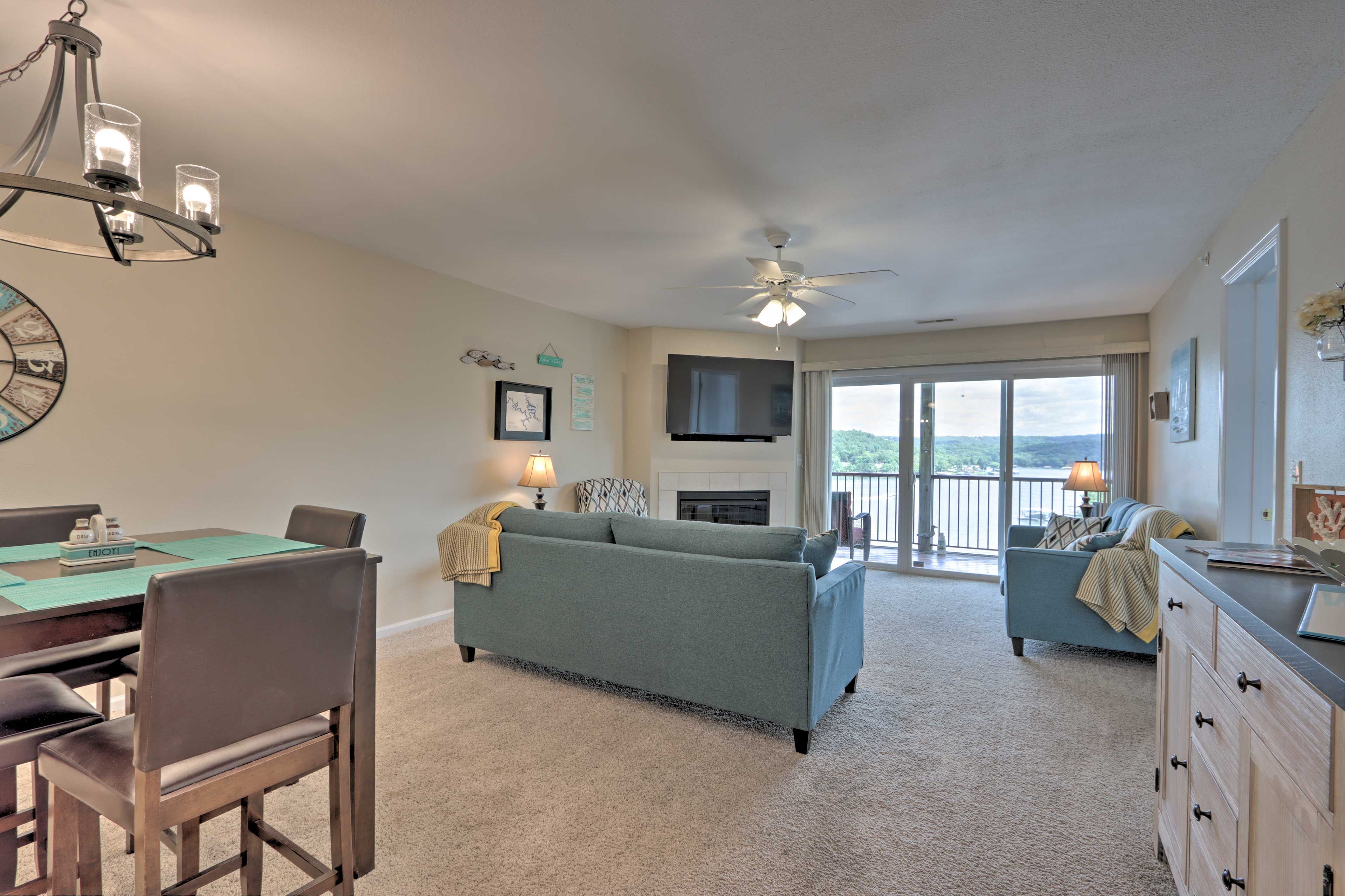Living Room | Free WiFi | Central A/C & Heating