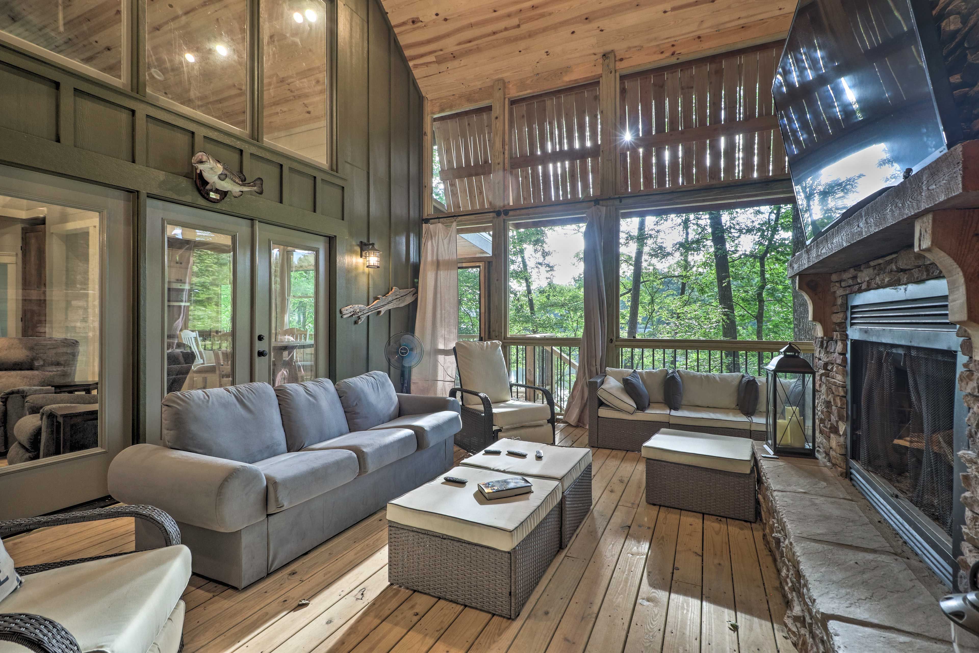 Screened-In Porch