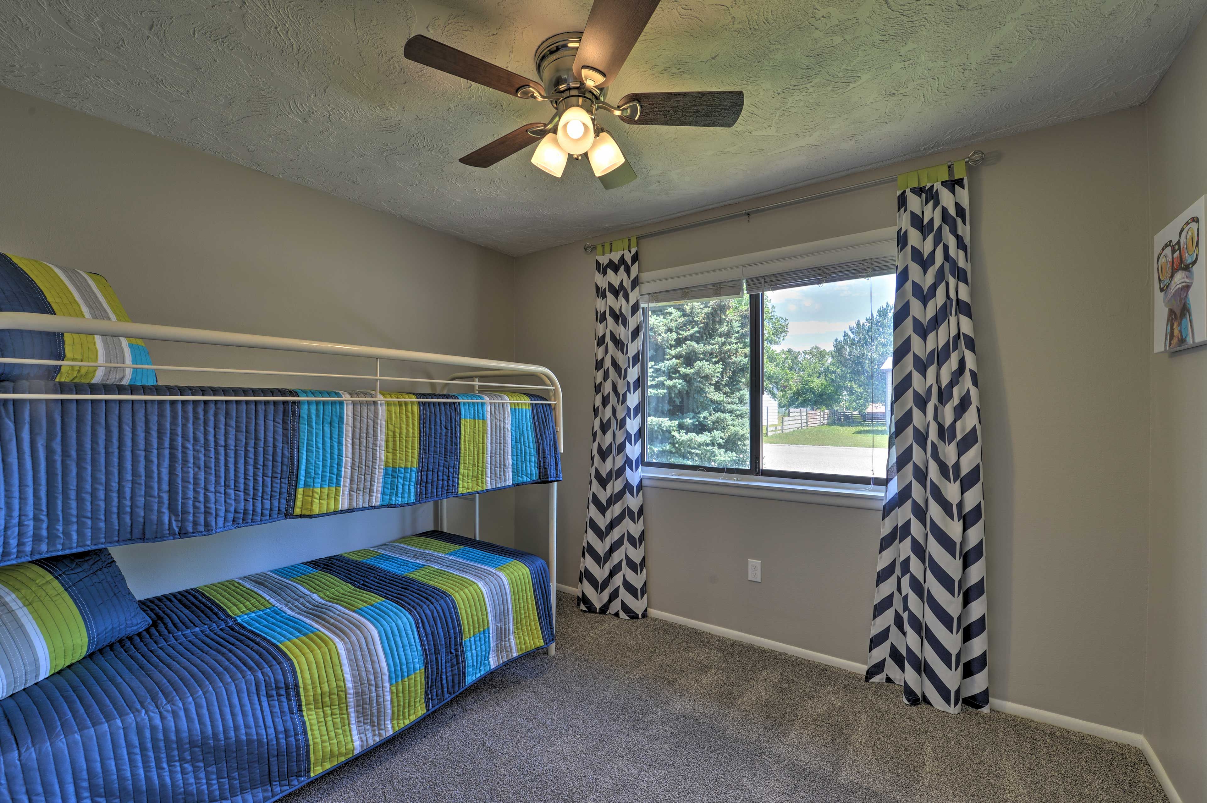 Bedroom 3 | Twin Bunk Bed w/ Twin Trundle