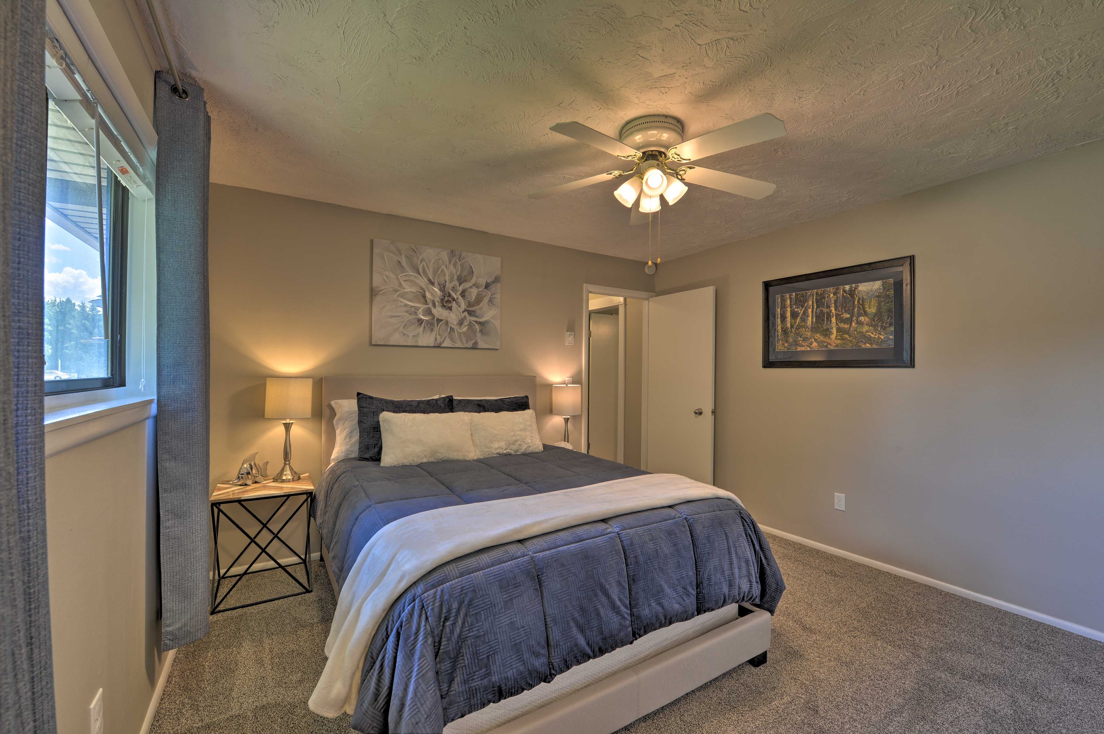 Bedroom 2 | Queen Bed