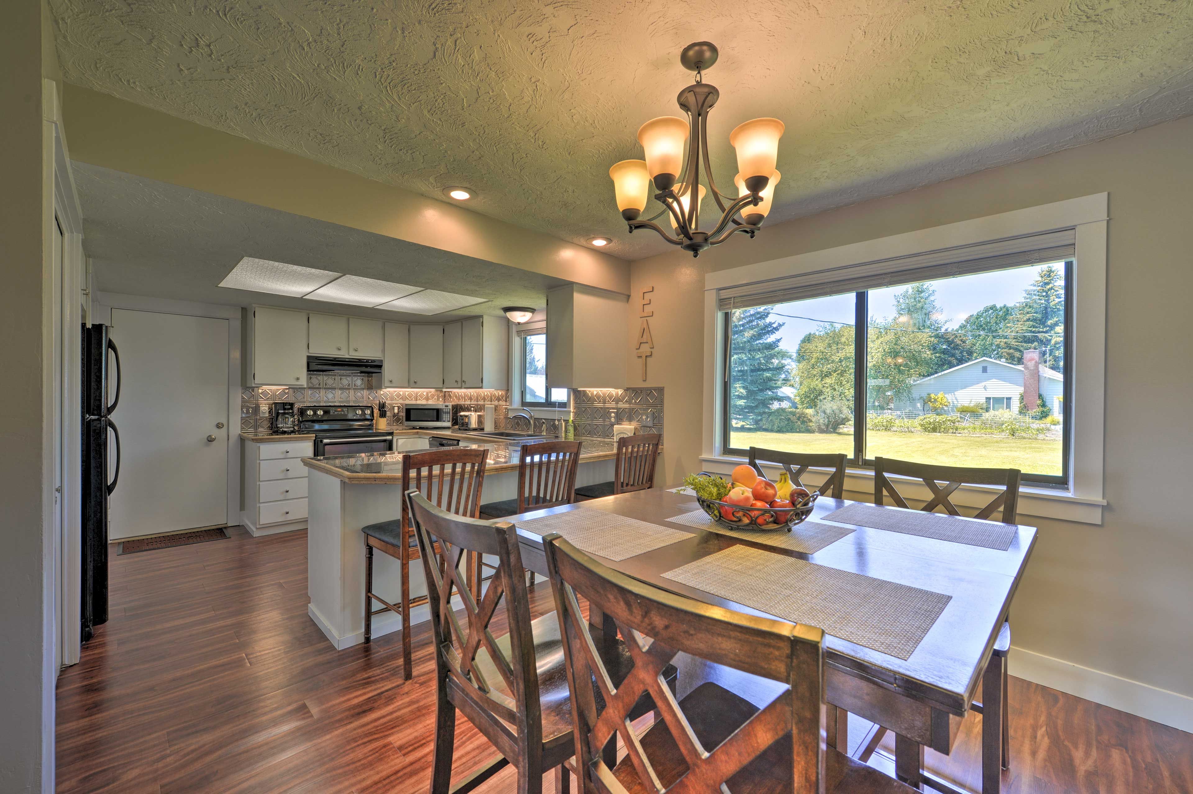 Dining Area | Dishware & Flatware