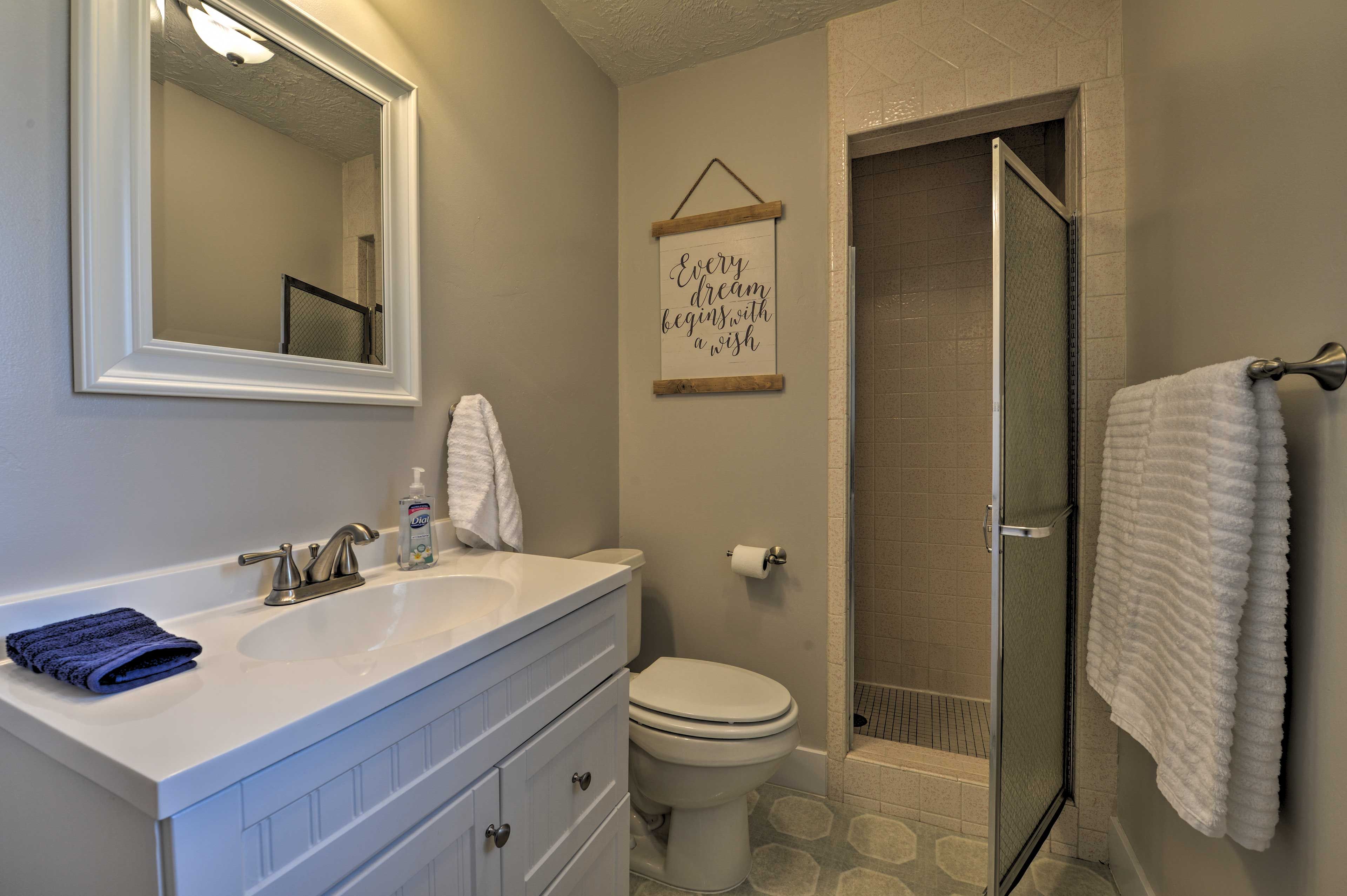 Full Bathroom | Linens & Towels