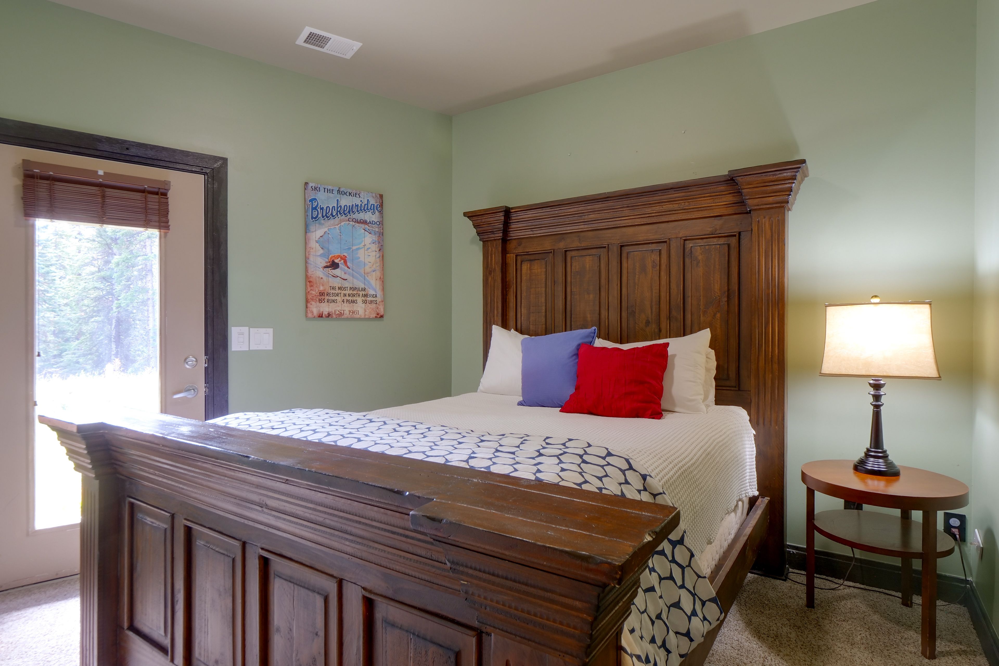 Bedroom 3 (Spruce) | Queen Bed | Smart TV