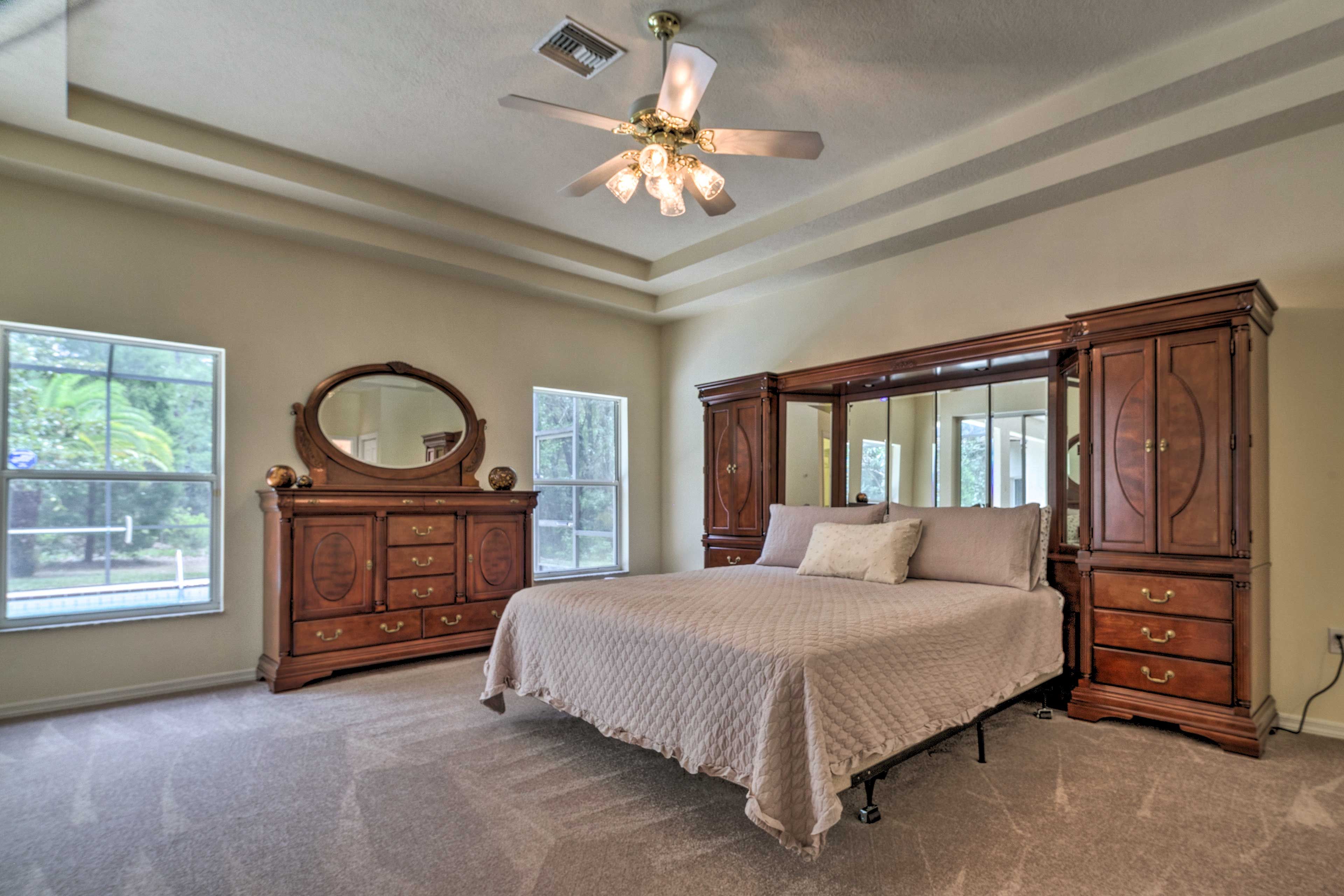 Bedroom 1 | King Bed